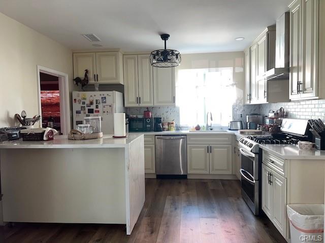 Ontario, California, 91764, United States, 2 Bedrooms Bedrooms, ,1 BathroomBathrooms,Residential,For Sale,1921094