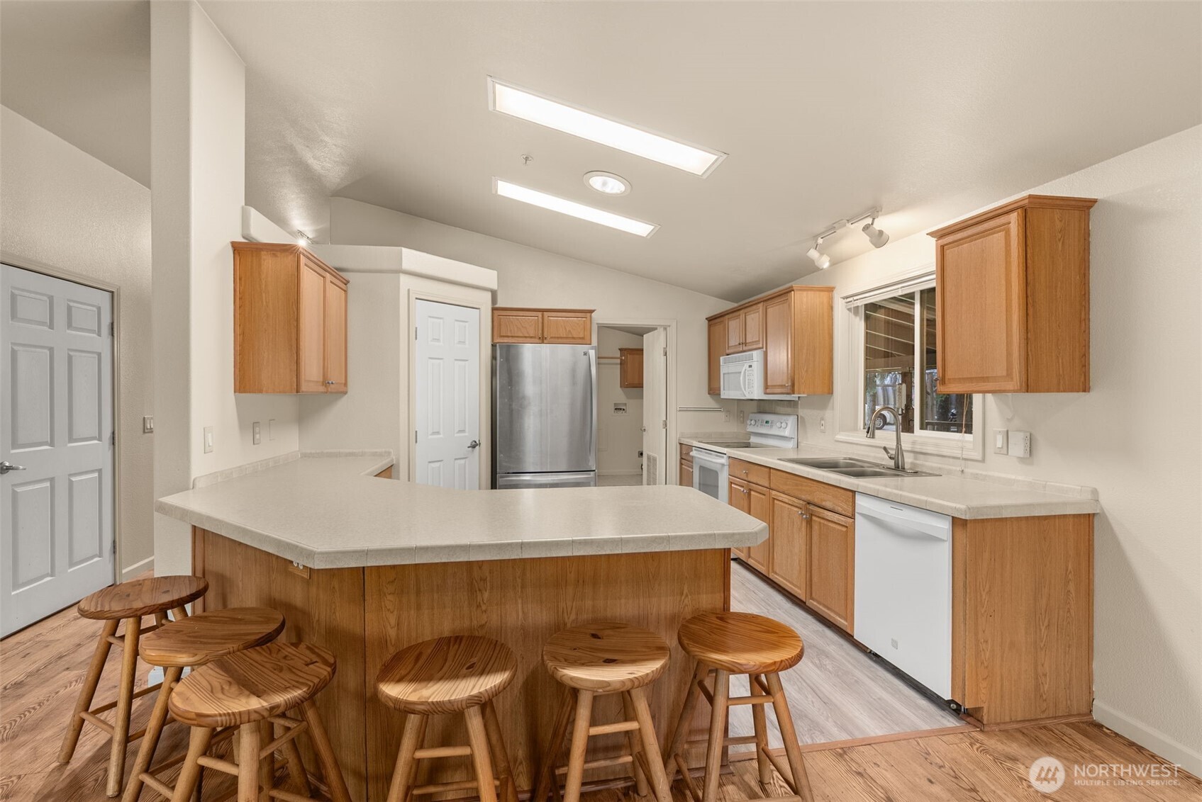 Chehalis, Washington, 98532, United States, 2 Bedrooms Bedrooms, ,1 BathroomBathrooms,Residential,For Sale,2002631