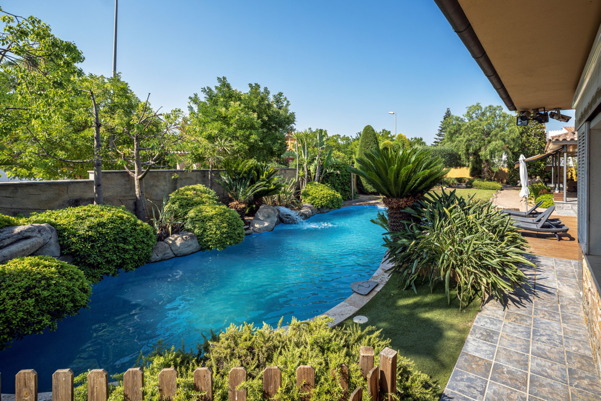  Extraordinary property with two separate houses in a privileged location - 物件實景