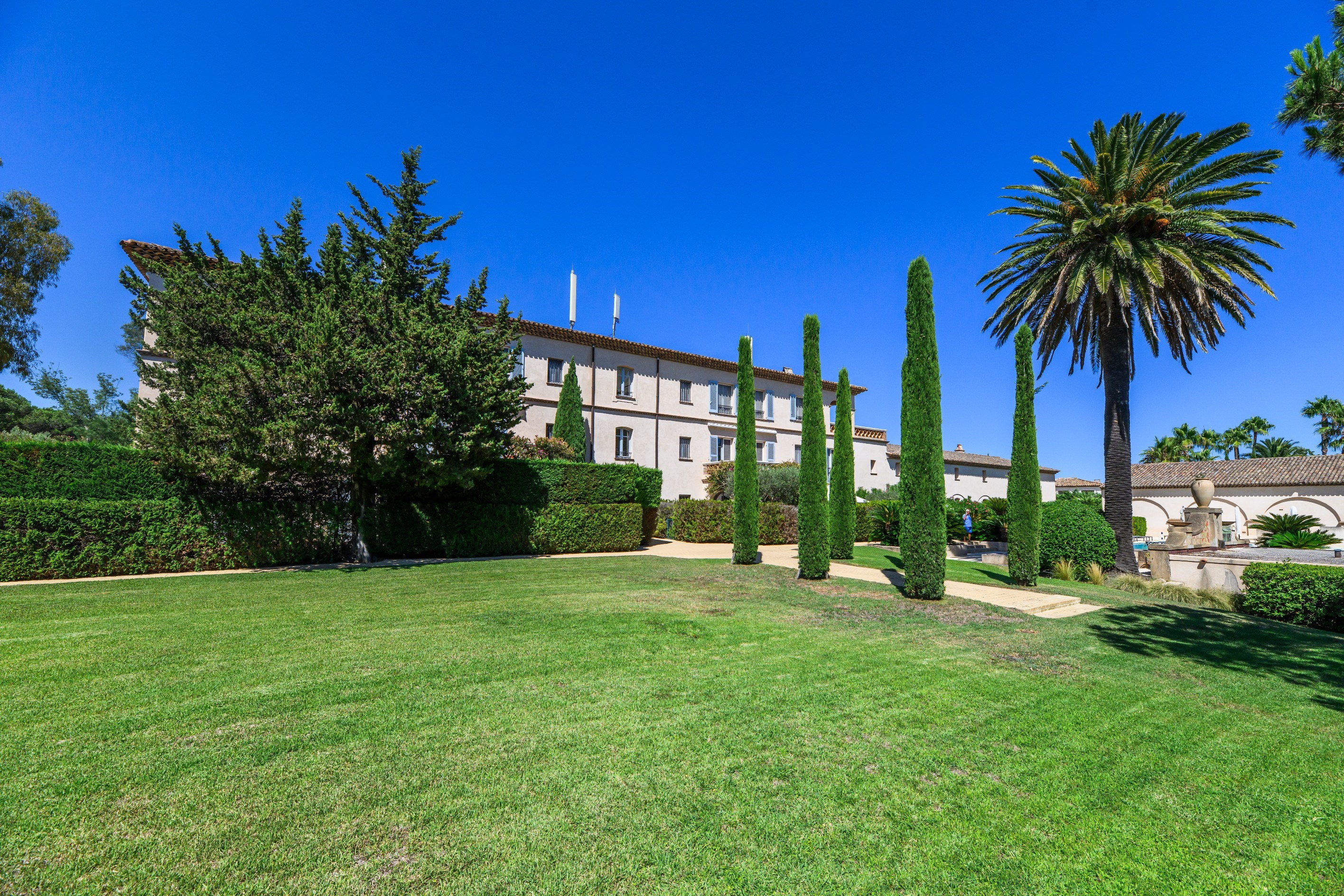  Exclusive property in Les Parcs de St-Tropez 125 sqm apartment, guest flat & ga… - 物件實景