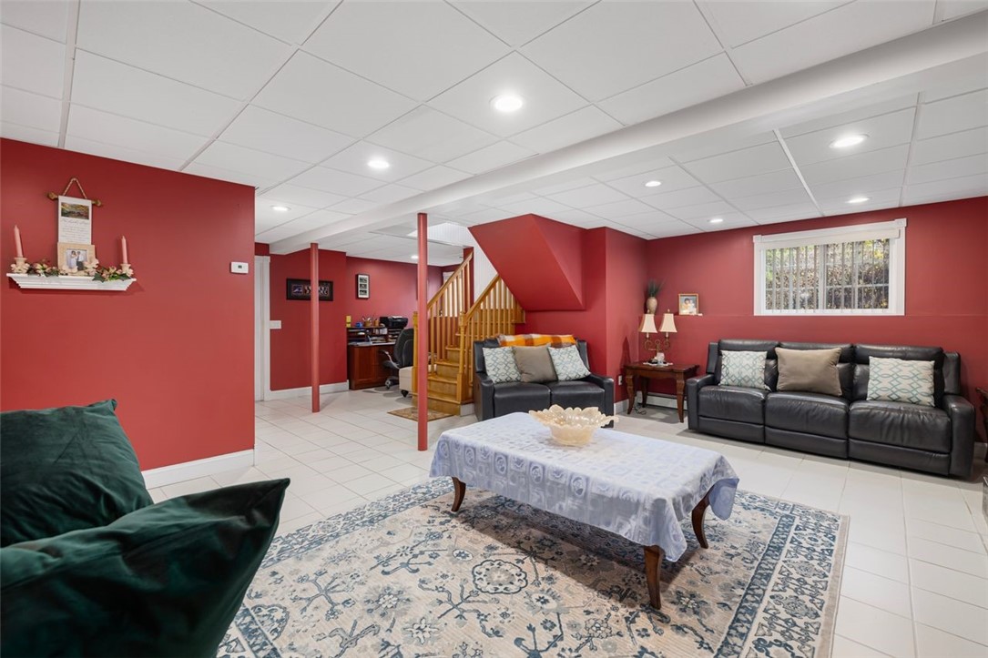 Cumberland, Rhode Island, 02864, United States, 3 Bedrooms Bedrooms, ,2 BathroomsBathrooms,Residential,For Sale,1990934