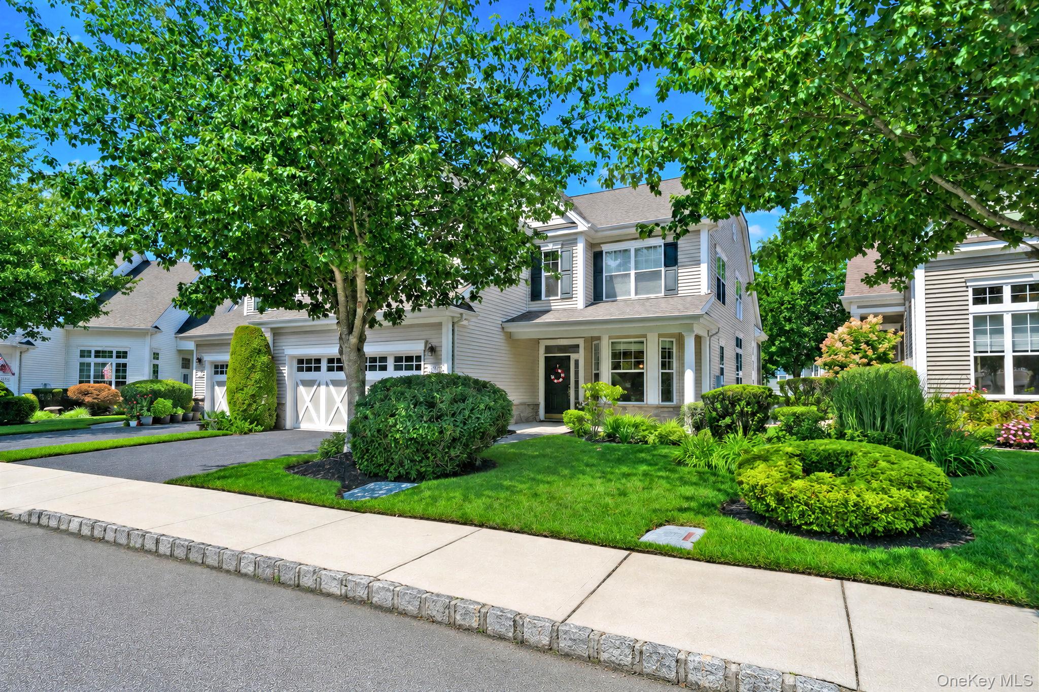 Chopin Pl, Eastport, NY 11941