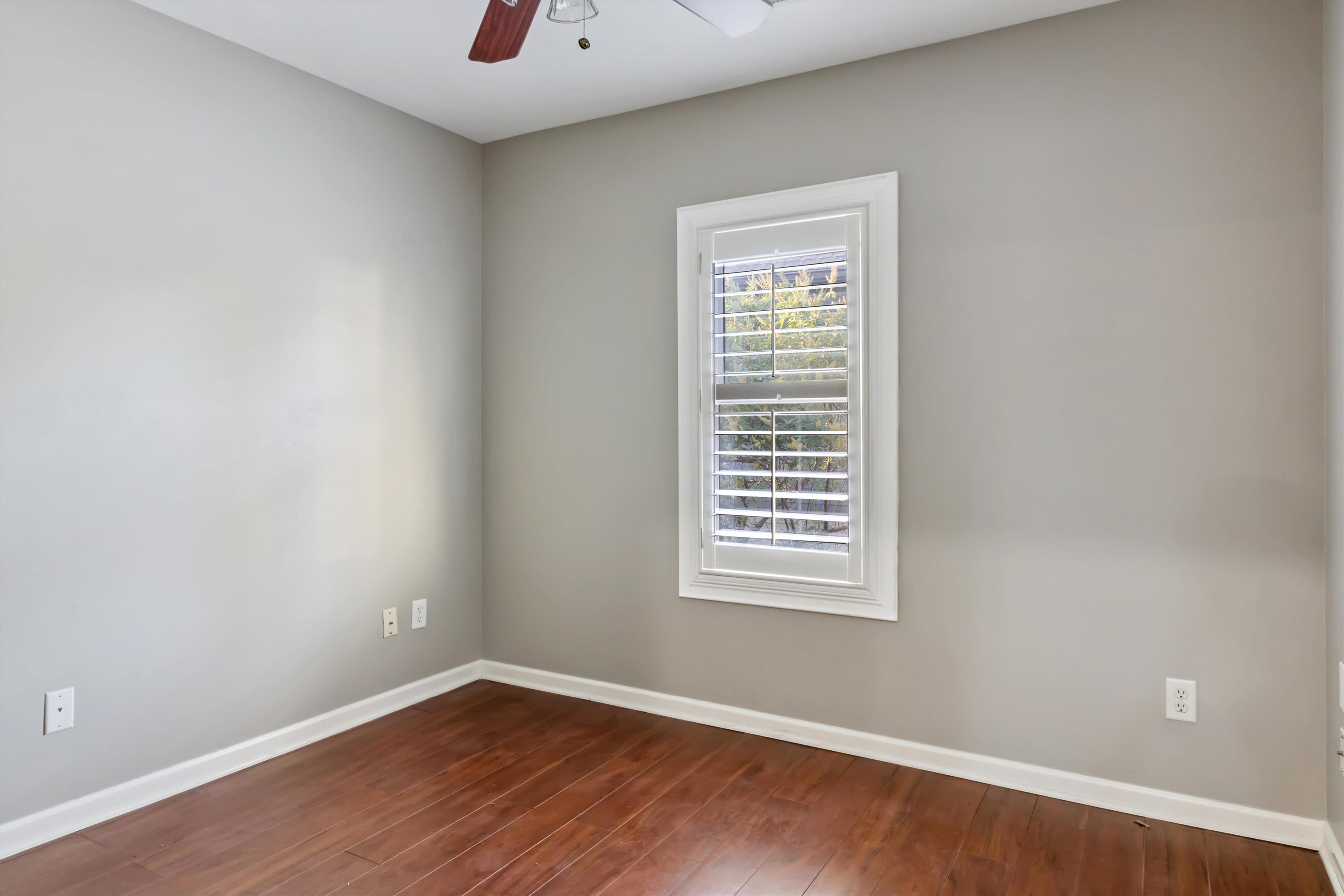 Collierville, Tennessee, 38017, United States, 5 Bedrooms Bedrooms, ,3 BathroomsBathrooms,Residential,For Sale,1907336