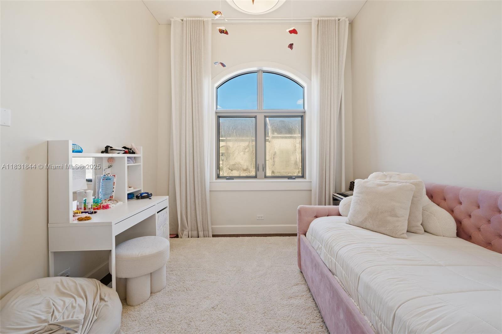 Miami, Florida, 33143, United States, 3 Bedrooms Bedrooms, ,4 BathroomsBathrooms,Residential,For Sale,1885416