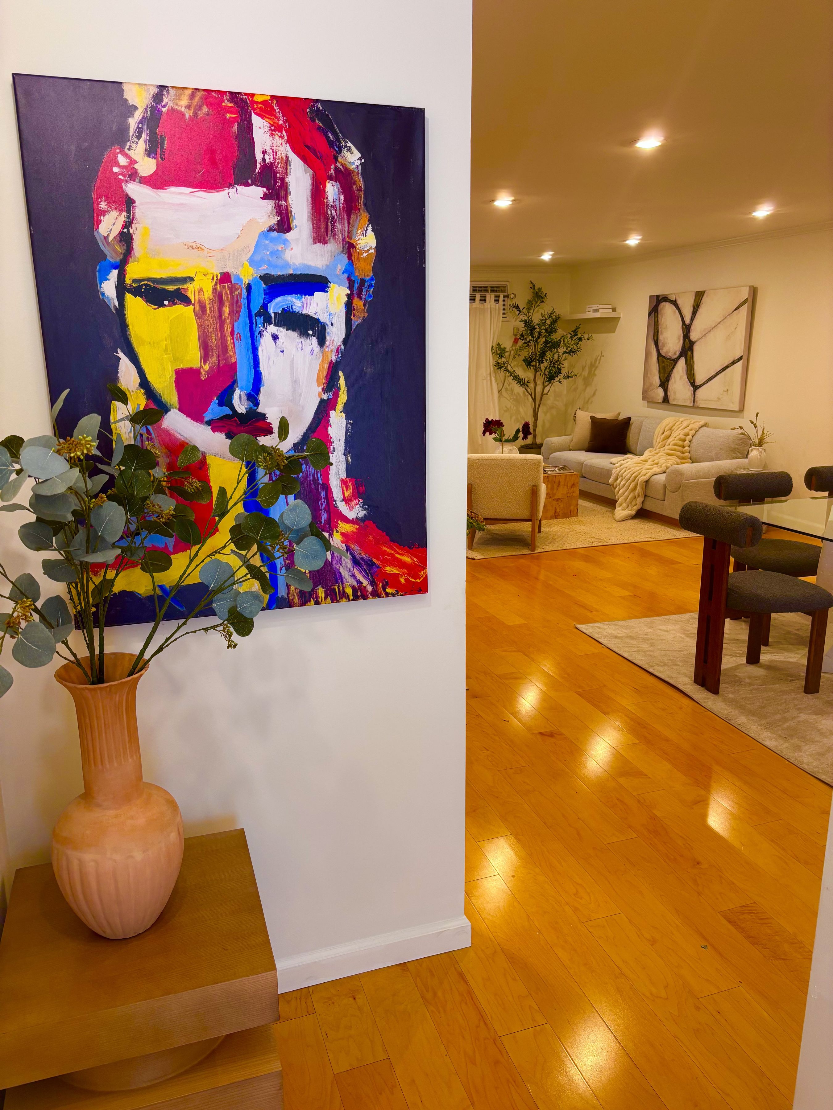  2320 S Bentley Ave - 物件實景