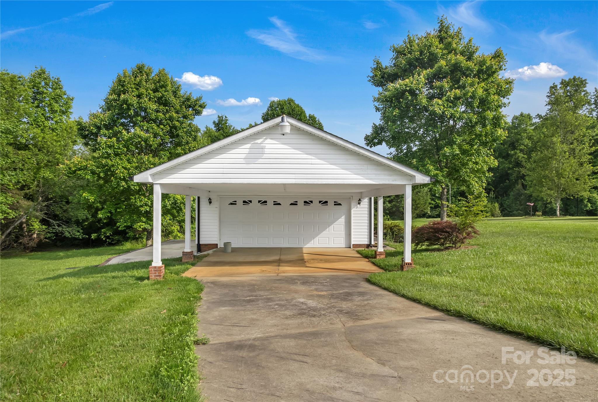 Cherryville, North Carolina, 28021, United States, 3 Bedrooms Bedrooms, ,3 BathroomsBathrooms,Residential,For Sale,1885225