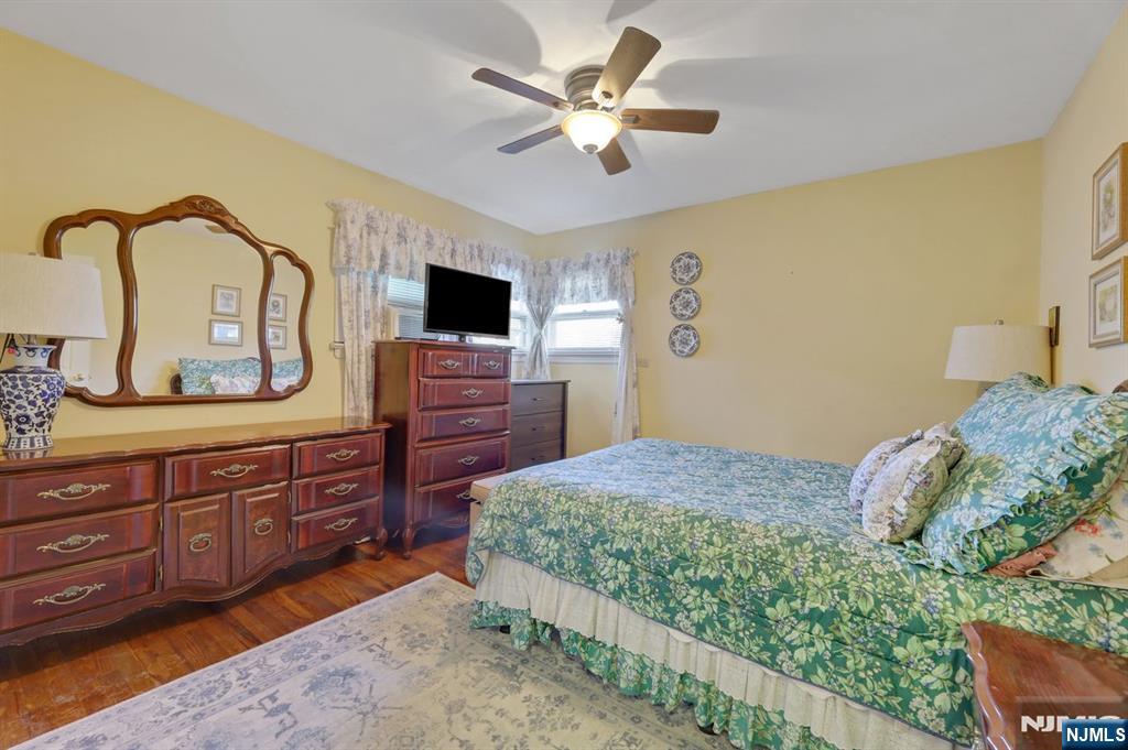 Oakland, New Jersey, 07436, United States, 2 Bedrooms Bedrooms, ,2 BathroomsBathrooms,Residential,For Sale,1988173