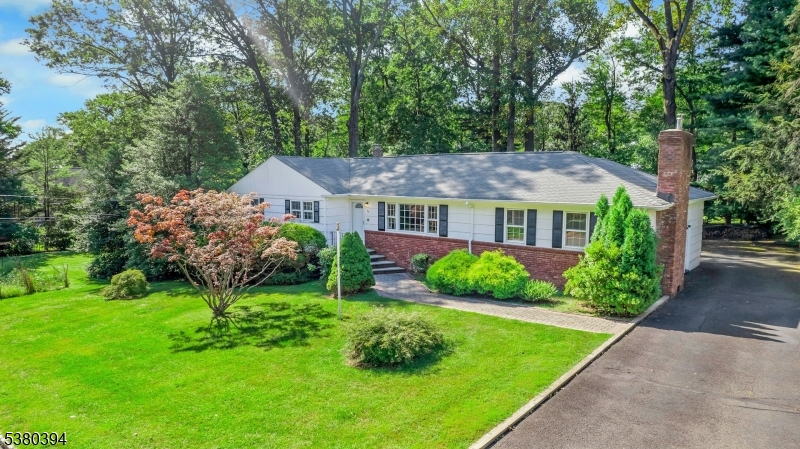 Springfield Twp., New Jersey, 07081, United States, 3 Bedrooms Bedrooms, ,3 BathroomsBathrooms,Residential,For Sale,1924750