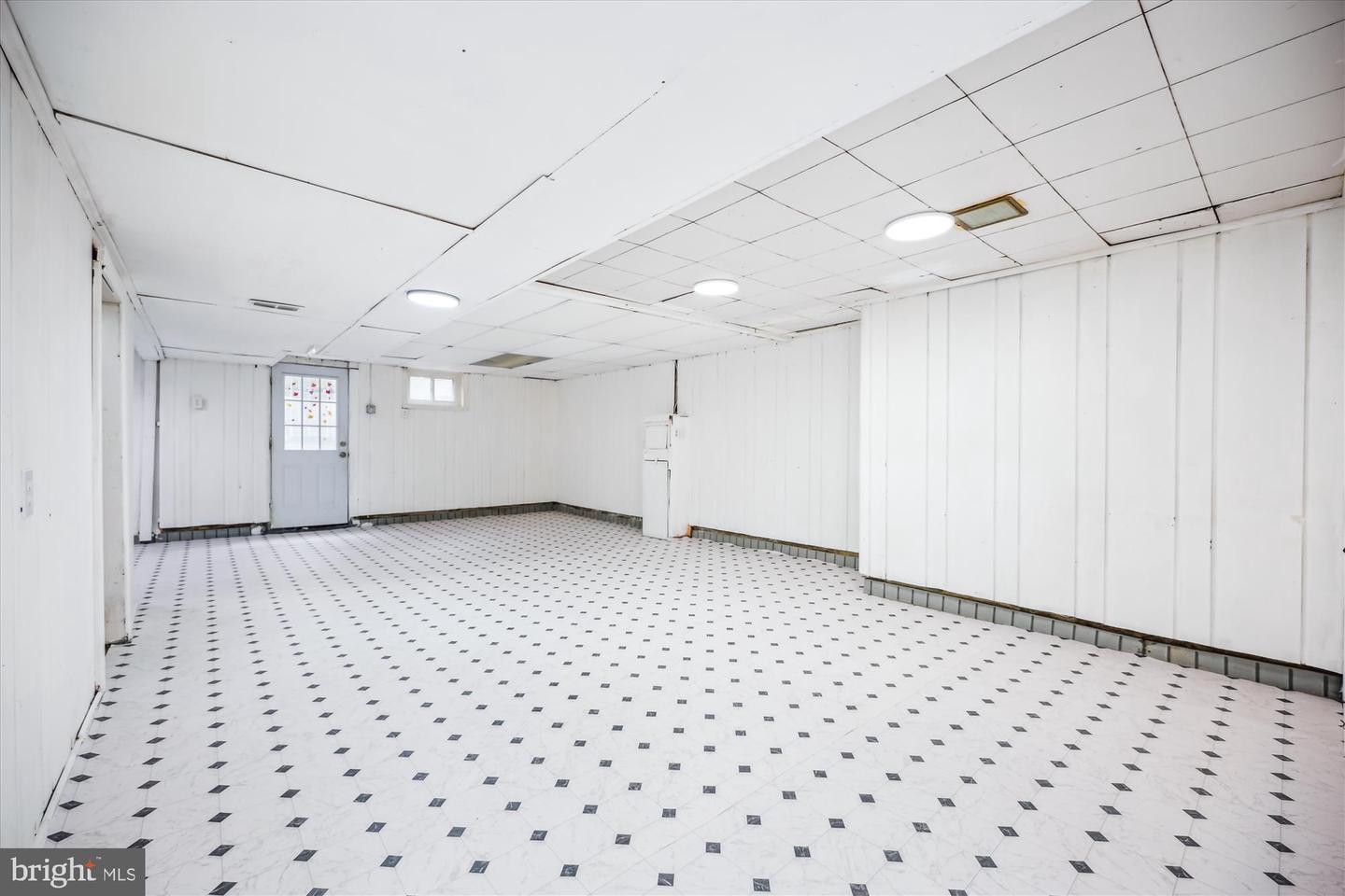 Silver Spring, Maryland, 20903, United States, 4 Bedrooms Bedrooms, ,2 BathroomsBathrooms,Residential,For Sale,1906591