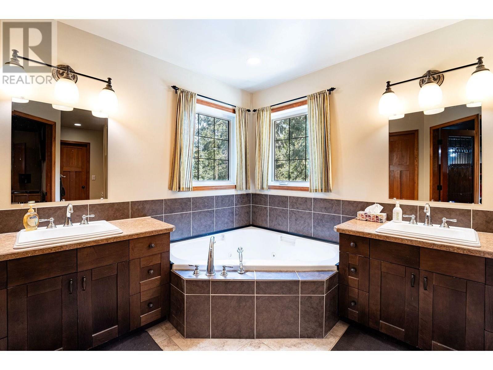 REVELSTOKE, British Columbia, V0E 2S0, CA, 4 Bedrooms Bedrooms, ,3 BathroomsBathrooms,Residential,For Sale,1838375