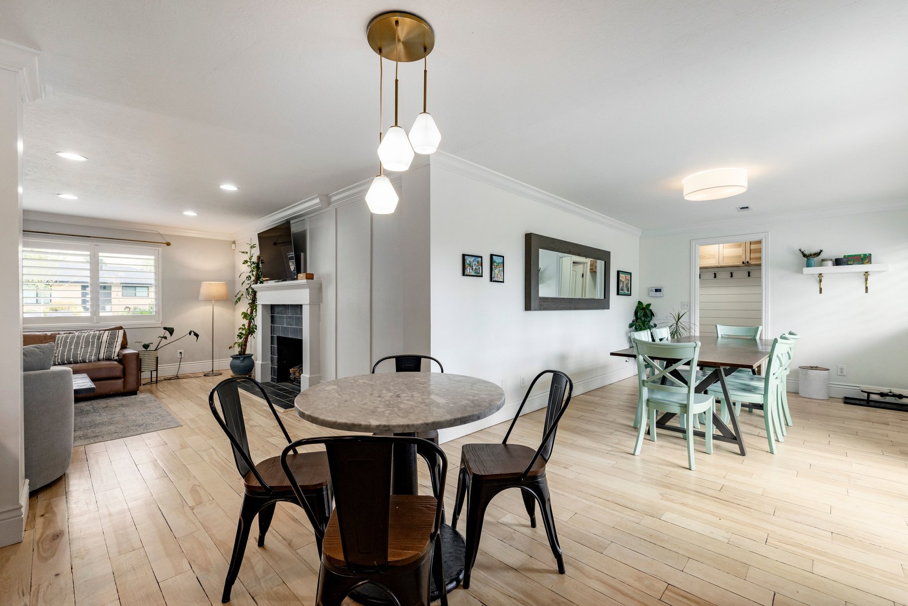  Modernized Millcreek Rambler with Open Living & Private Backyard - 物件實景