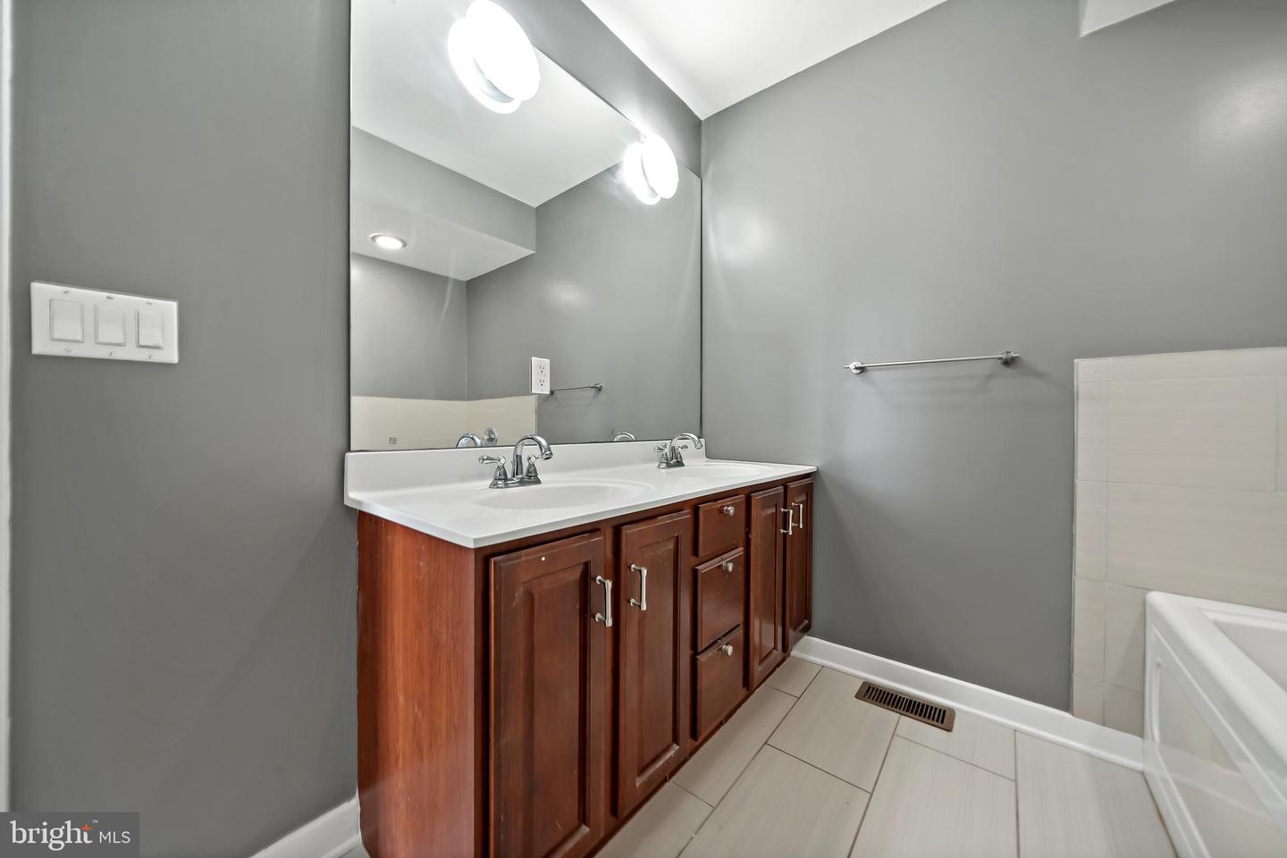 Philadelphia, Pennsylvania, 19127, United States, 3 Bedrooms Bedrooms, ,3 BathroomsBathrooms,Residential,For Sale,1997171