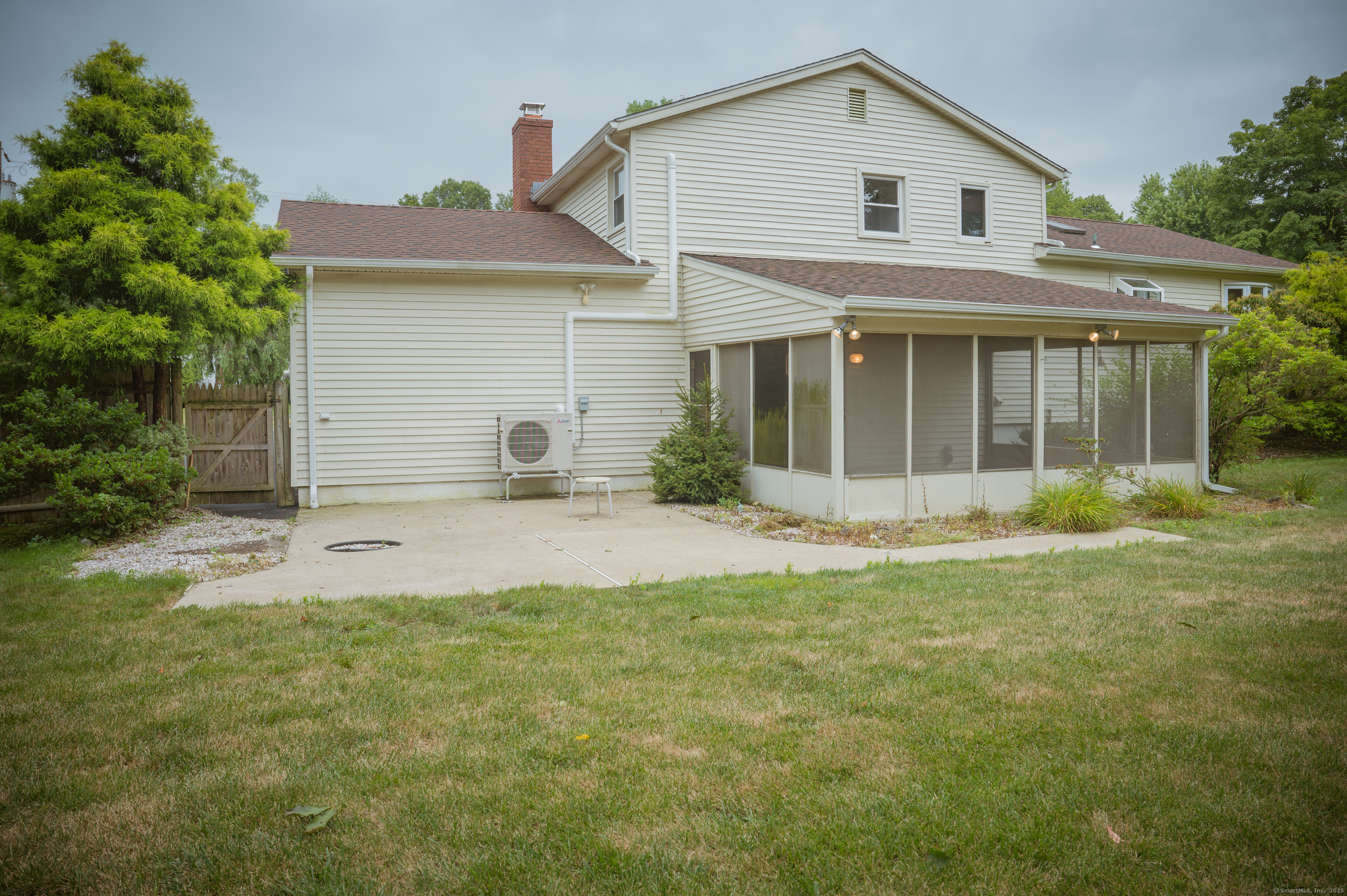 Branford, Connecticut, 06405, United States, 3 Bedrooms Bedrooms, ,2 BathroomsBathrooms,Residential,For Sale,1907106