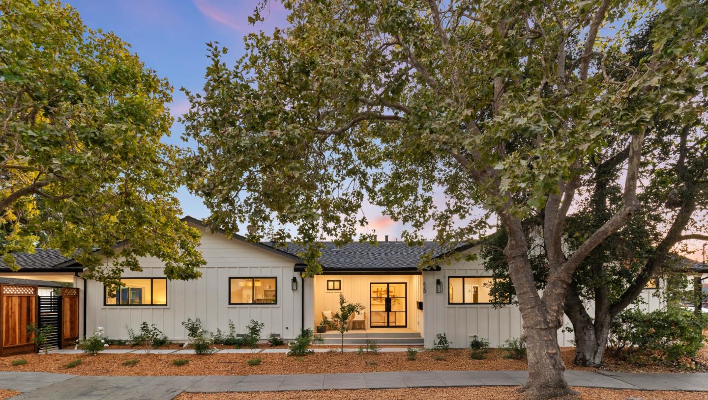 Redwood City, California, 94062, United States, 4 Bedrooms Bedrooms, ,4 BathroomsBathrooms,Residential,For Sale,1950985