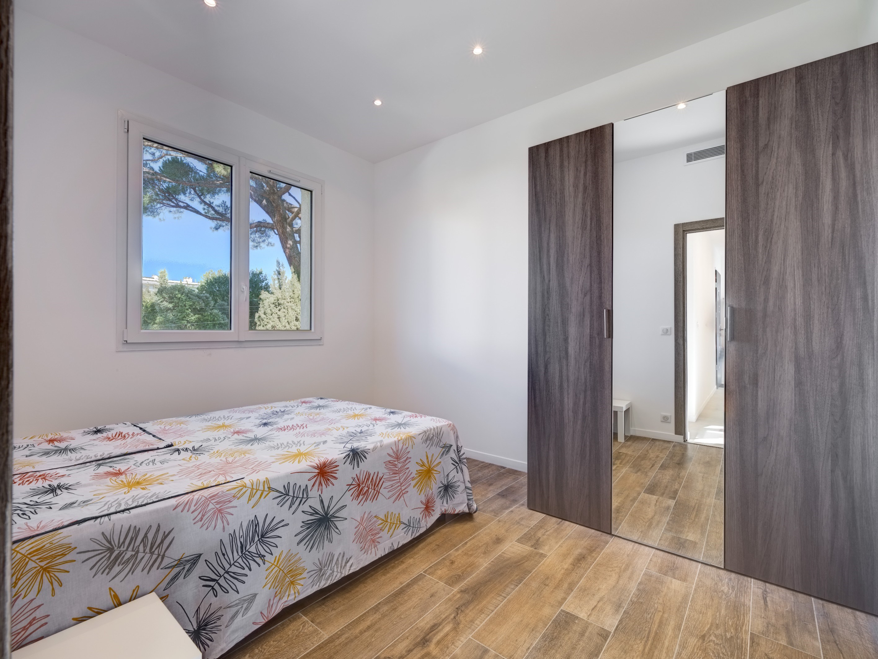  Cannes Tassigny elegant villa for sale, garden, spacious living area - 物件實景
