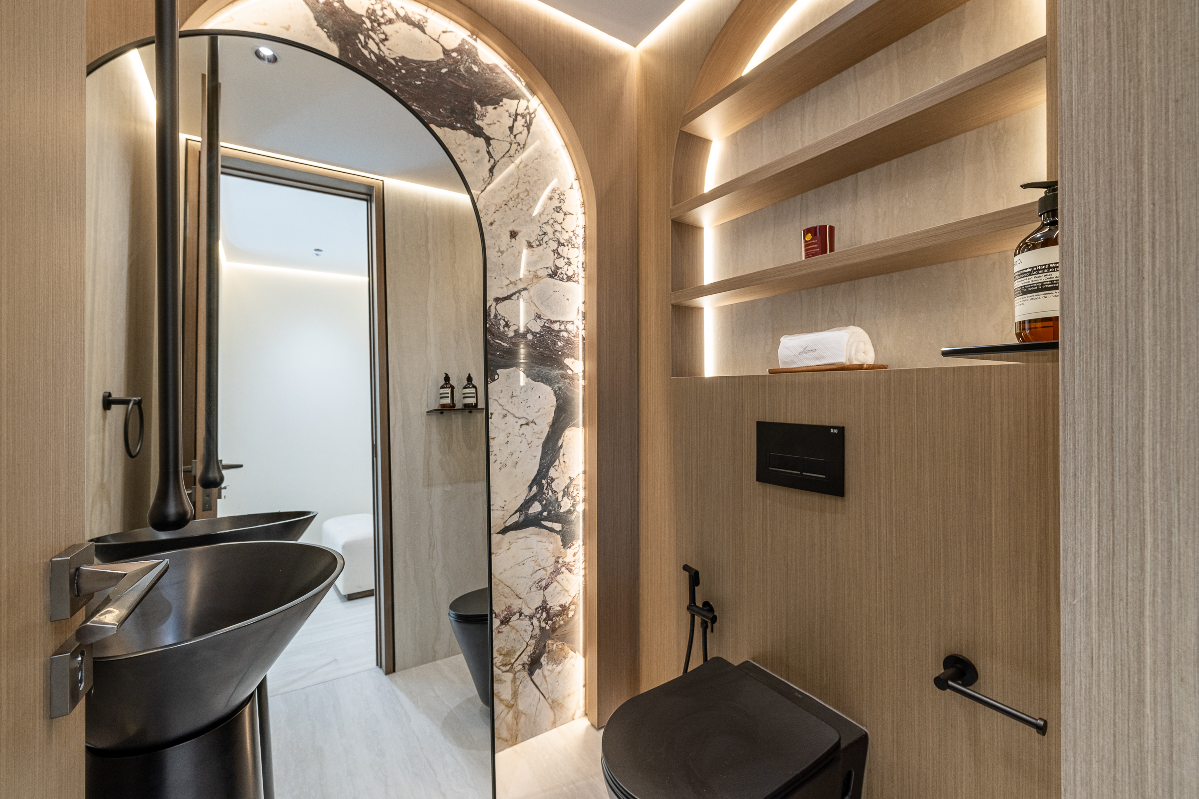  Fully-Upgraded Sophisticated Villa in JGE - 物件實景