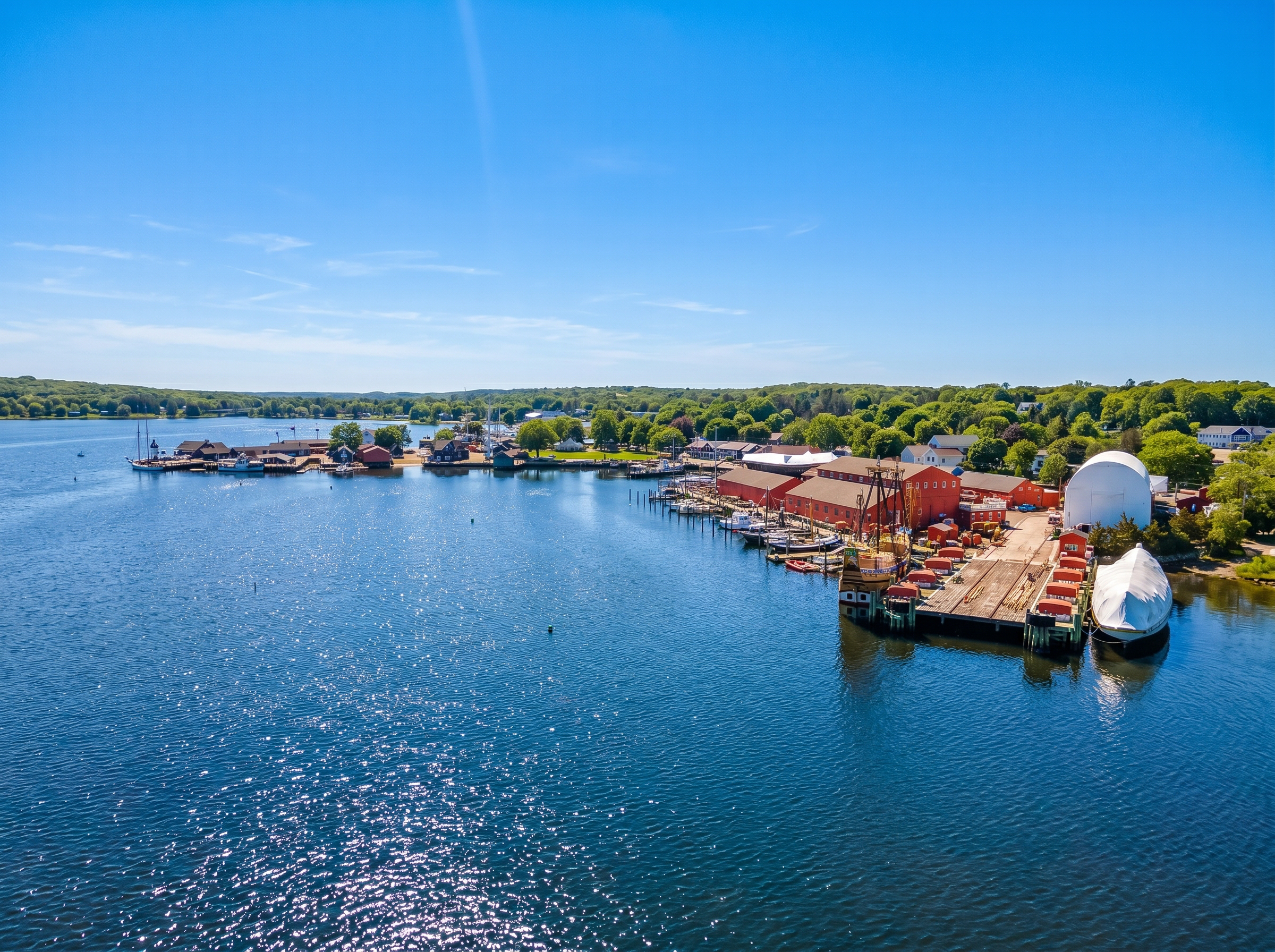  Refined Character & Private Outdoor Retreat in Heart of Mystic - 物件實景