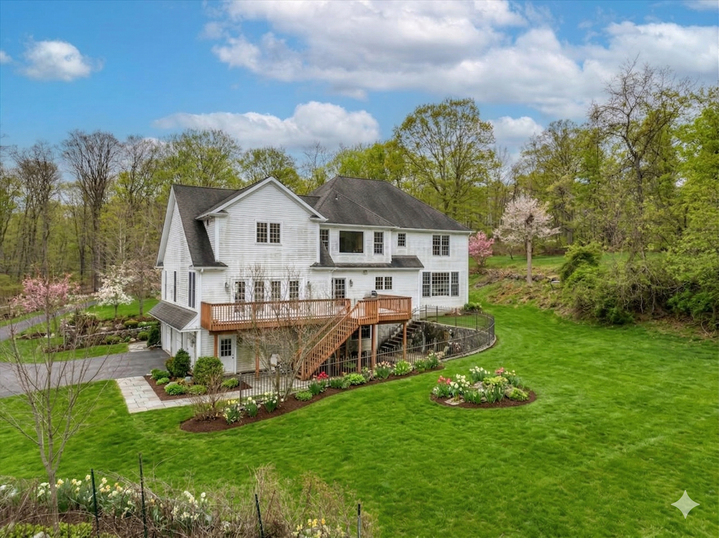  Spacious Custom Colonial on 3+ Private Acres - 物件實景
