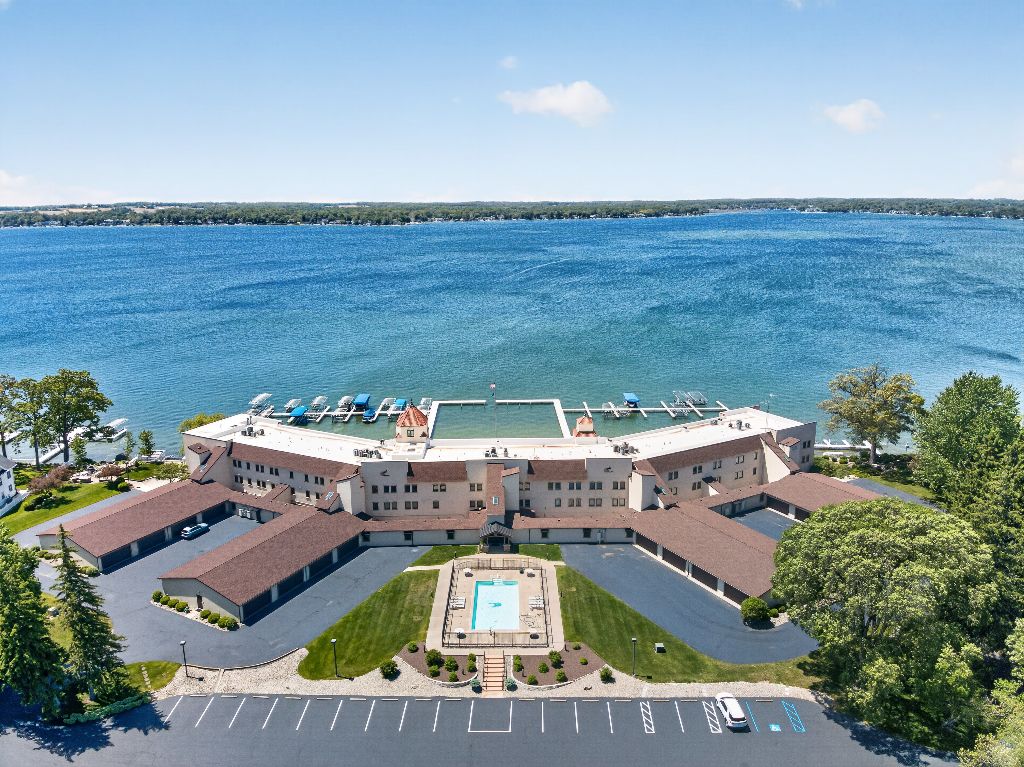  Luxury Lake Living - 物件實景