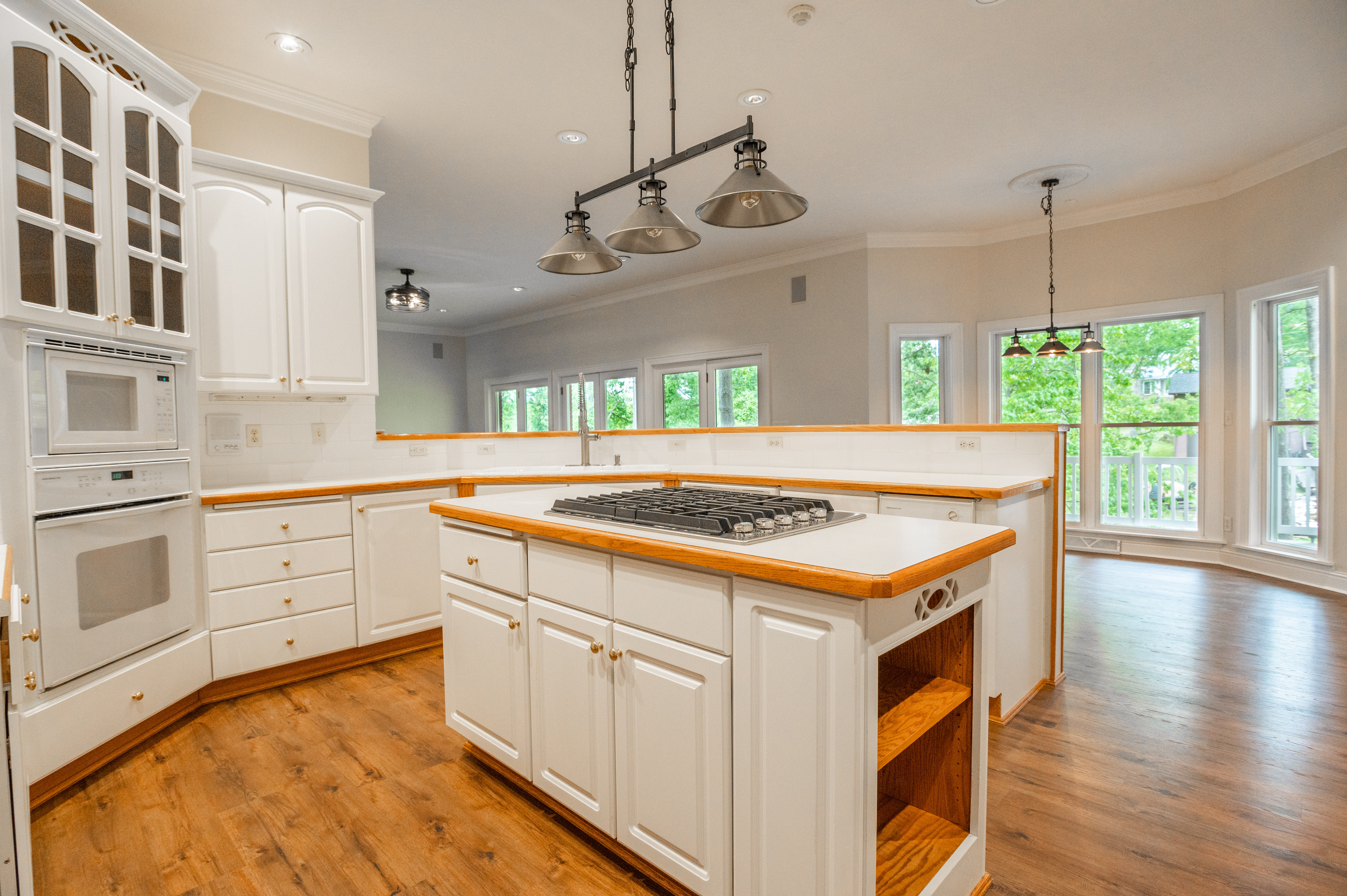 Poplar Bluff, Missouri, 63901, United States, 5 Bedrooms Bedrooms, ,5 BathroomsBathrooms,Residential,For Sale,2000357