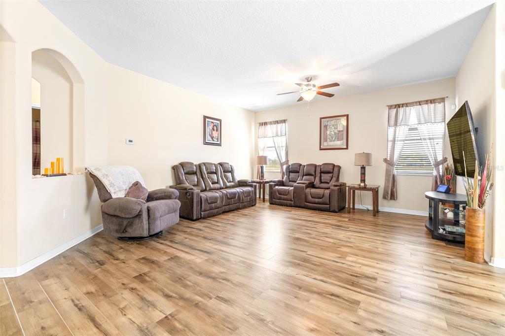 Trinity, Florida, 34655, United States, 6 Bedrooms Bedrooms, ,4 BathroomsBathrooms,Residential,For Sale,1917257