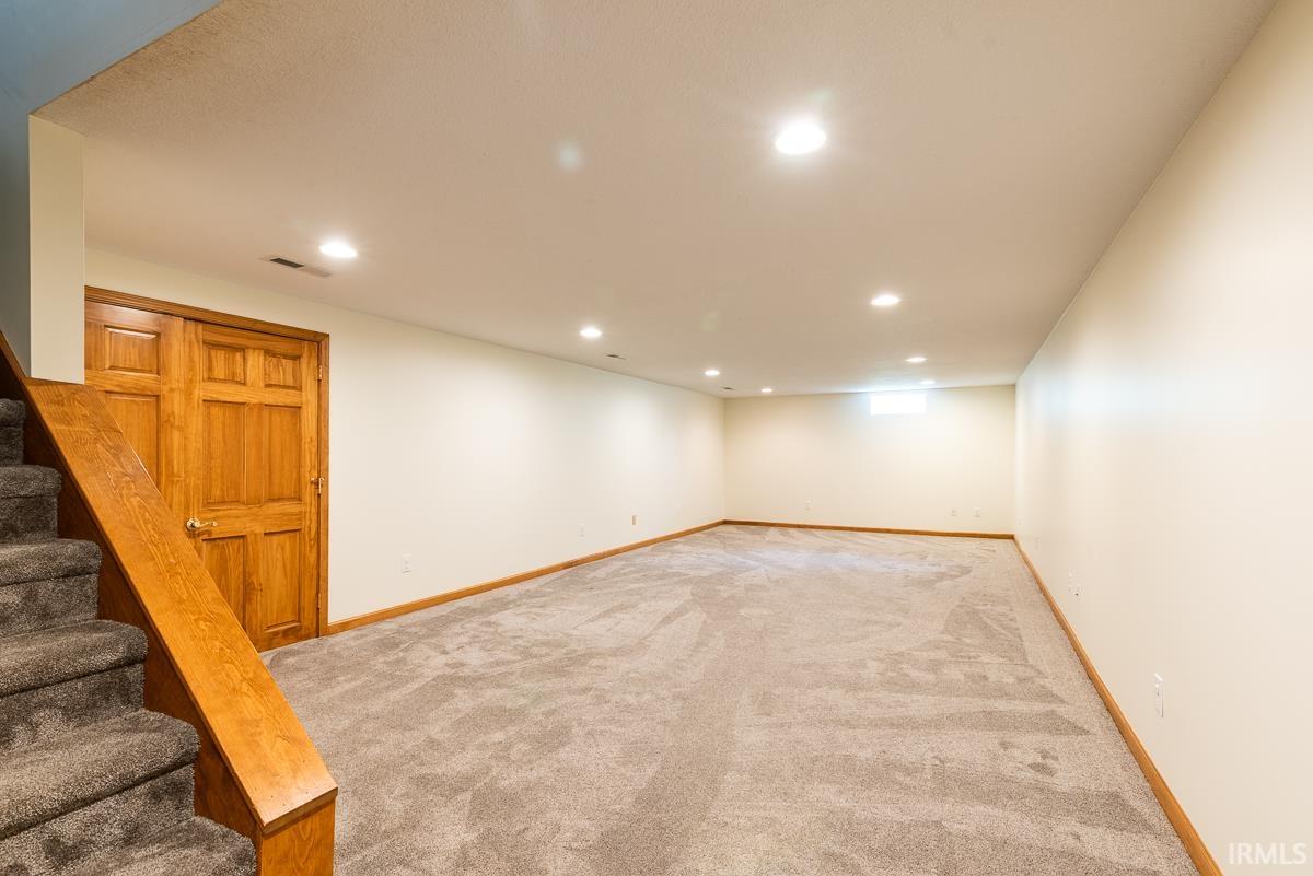 Churubusco, Indiana, 46723, United States, 4 Bedrooms Bedrooms, ,3 BathroomsBathrooms,Residential,For Sale,1977789