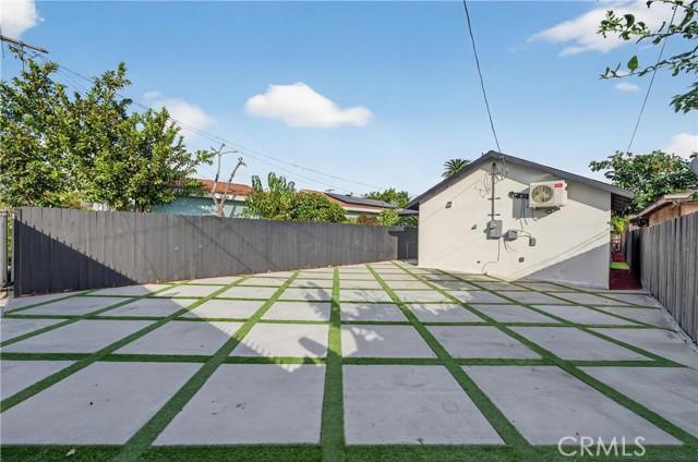 Los Angeles, California, 90044, United States, ,Residential,For Sale,1997733