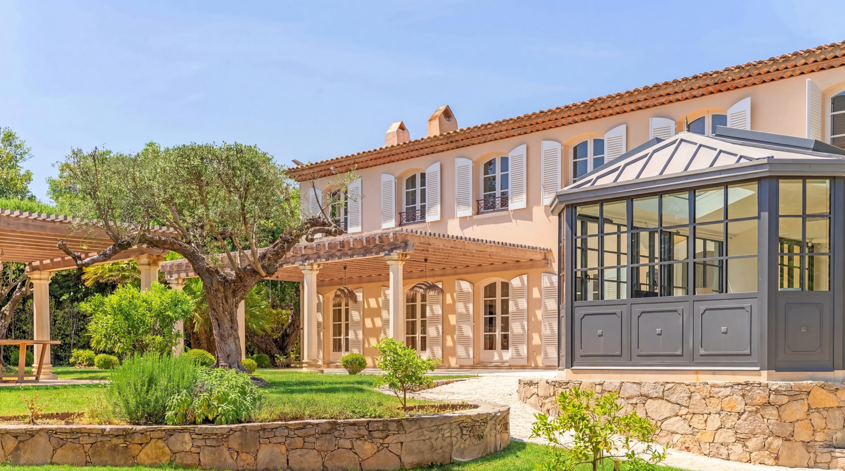  Grimaud villa de charme avec piscine, cinq chambres et grand jardin proche des … - 物件實景