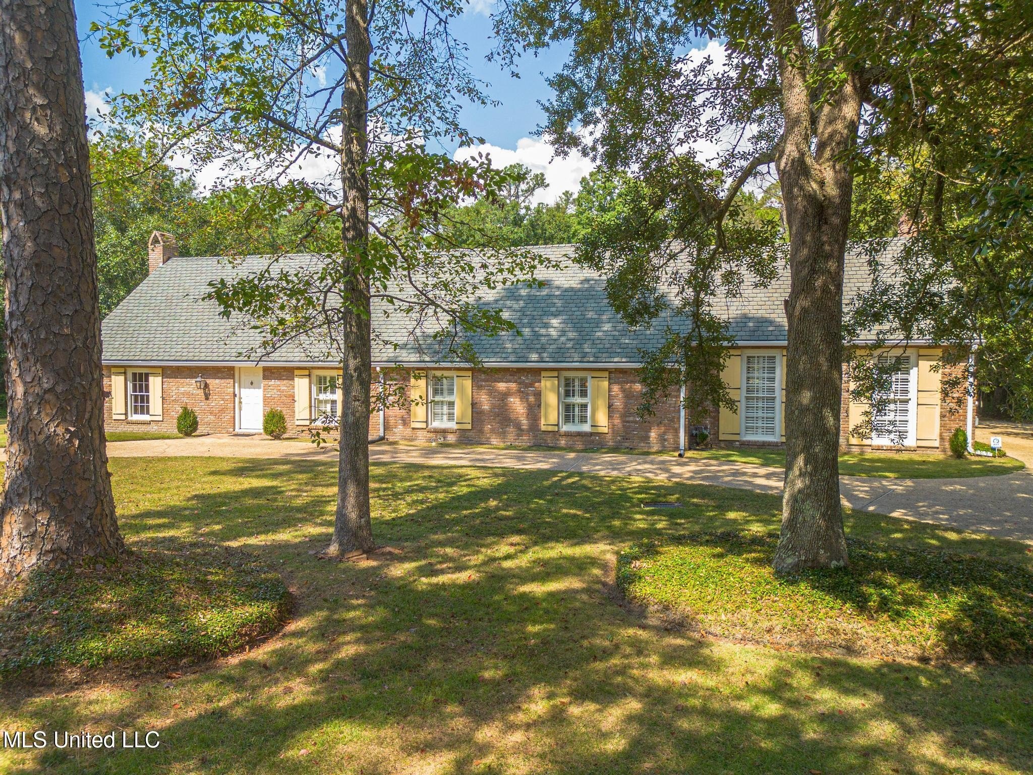 Gulfport, Mississippi, 39507, United States, 4 Bedrooms Bedrooms, ,4 BathroomsBathrooms,Residential,For Sale,1977287