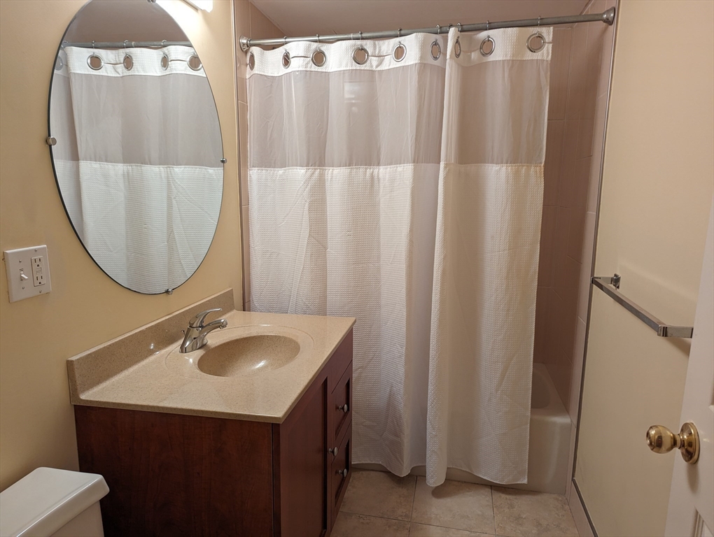 Watertown, Massachusetts, 02472, United States, 2 Bedrooms Bedrooms, ,2 BathroomsBathrooms,Residential,For Sale,1969435