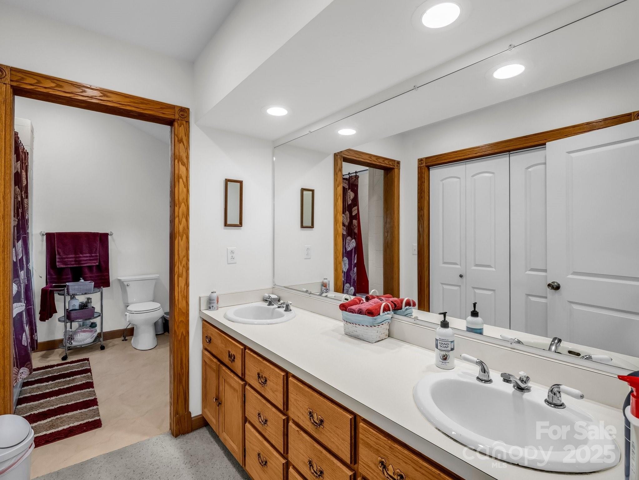 Iron Station, North Carolina, 28080, United States, 3 Bedrooms Bedrooms, ,3 BathroomsBathrooms,Residential,For Sale,1920922