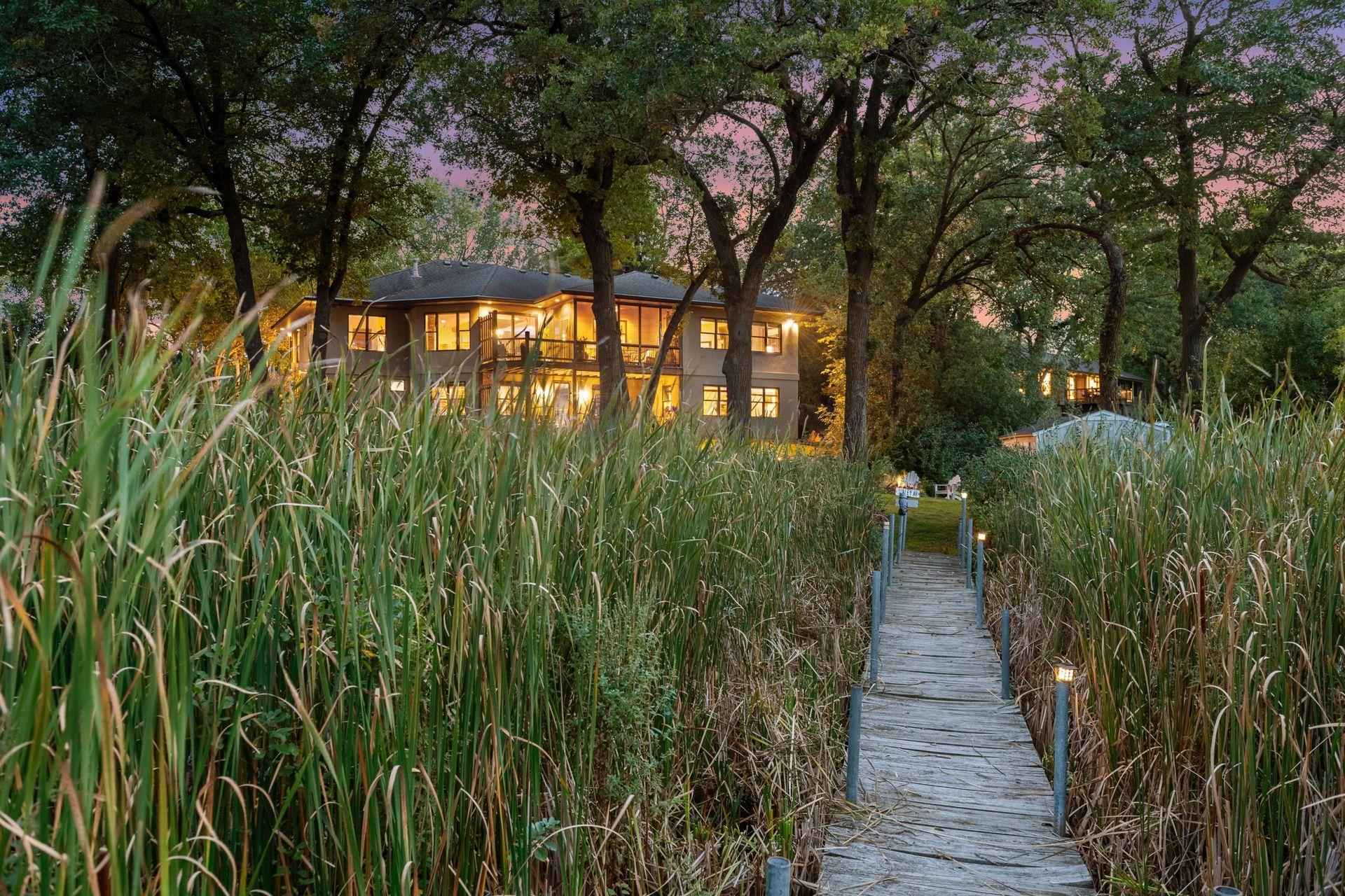 Deephaven, Minnesota, 55331, United States, 5 Bedrooms Bedrooms, ,5 BathroomsBathrooms,Residential,For Sale,1998829