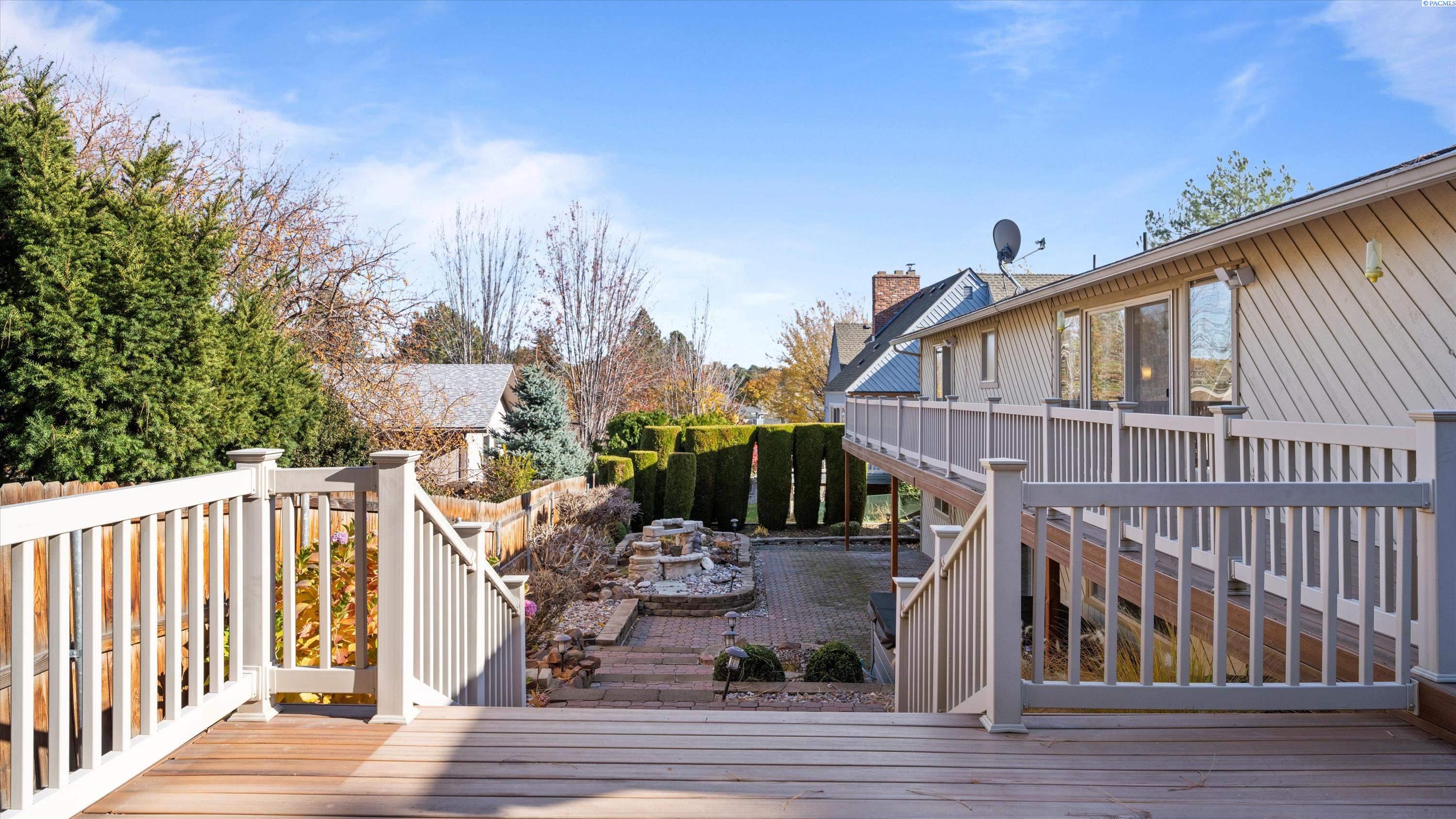 Richland, Washington, 99352, United States, 5 Bedrooms Bedrooms, ,1 BathroomBathrooms,Residential,For Sale,1991452