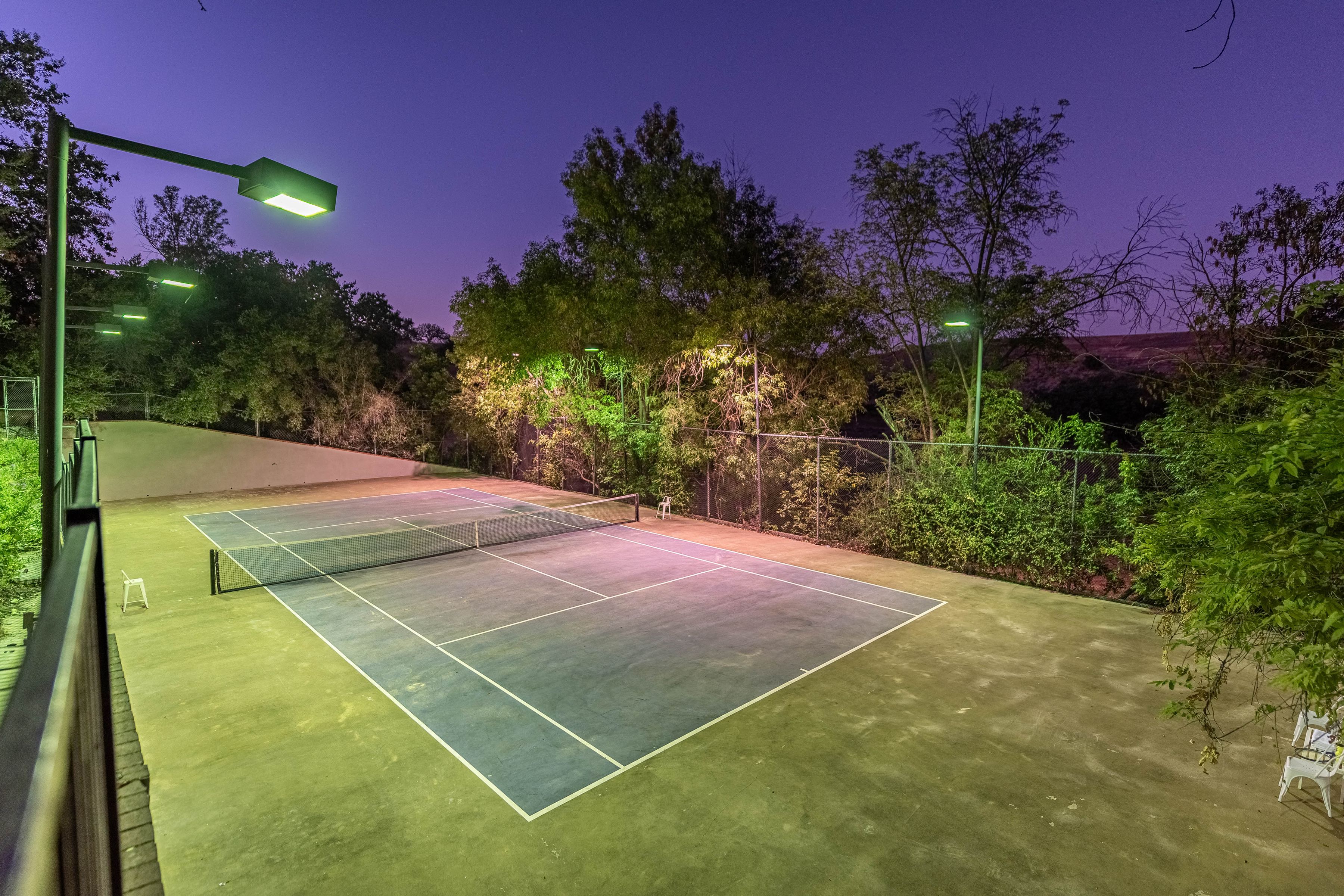  Gated Estate on Nearly 2 Acres - 物件實景