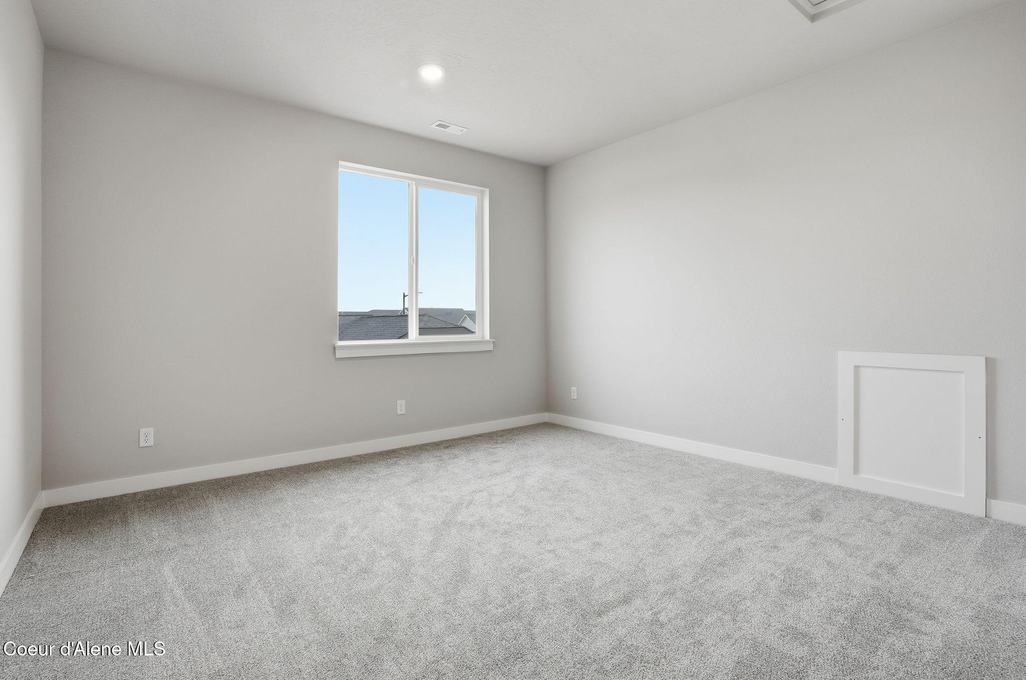 Coeur d'Alene, Idaho, 83815, United States, 4 Bedrooms Bedrooms, ,3 BathroomsBathrooms,Residential,For Sale,2015993