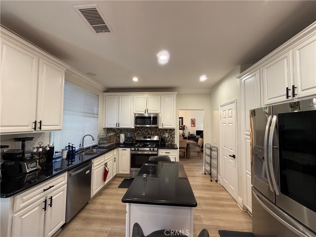 Rancho Cucamonga, California, 91730, United States, 4 Bedrooms Bedrooms, ,3 BathroomsBathrooms,Residential,For Sale,2005827