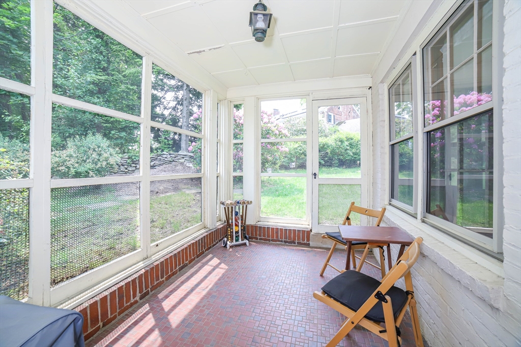 Worcester, Massachusetts, 01609, United States, 5 Bedrooms Bedrooms, ,4 BathroomsBathrooms,Residential,For Sale,1907639
