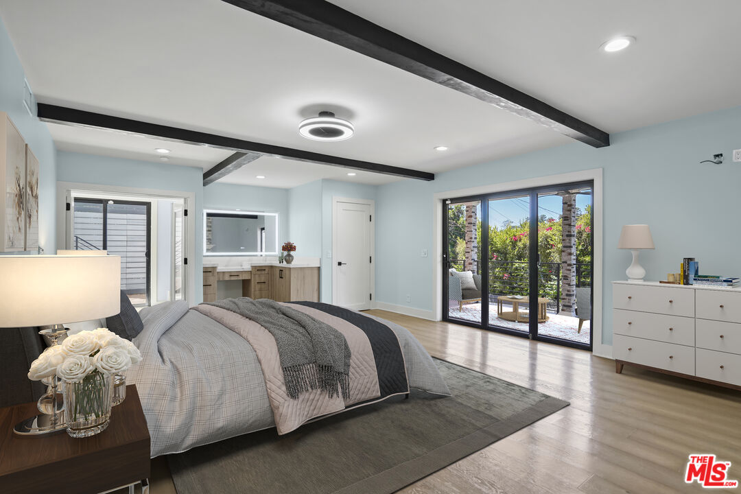 Los Angeles, California, 90068, United States, 3 Bedrooms Bedrooms, ,2 BathroomsBathrooms,Residential,For Sale,1911201