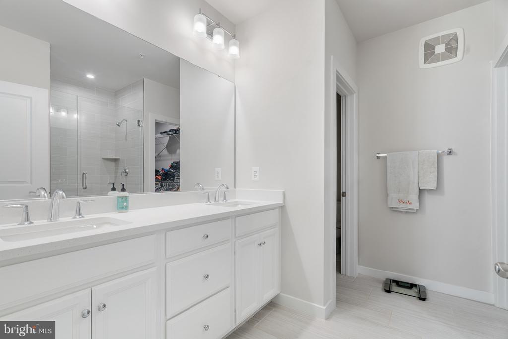 Rockville, Maryland, 20855, United States, 3 Bedrooms Bedrooms, ,3 BathroomsBathrooms,Residential,For Sale,1929038