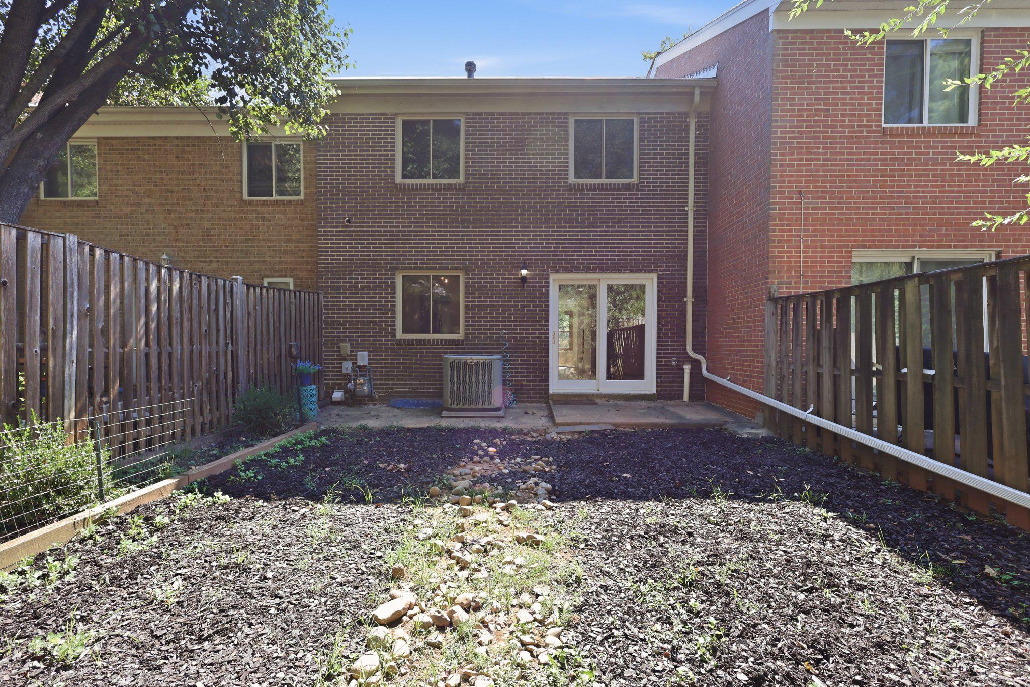  5872 Kara Place, Burke, VA, 22015 - 物件實景