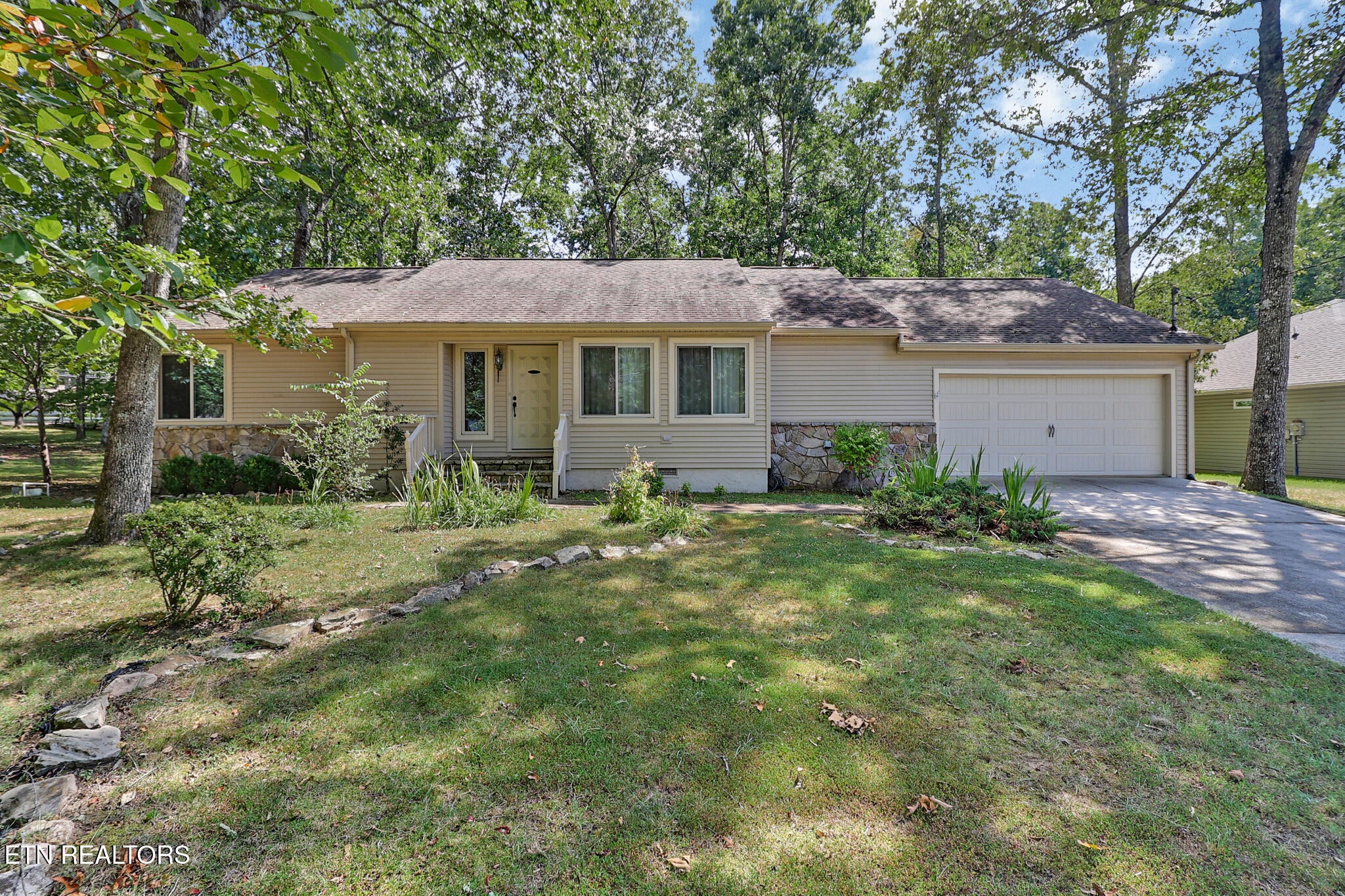 Anglewood Dr, Crossville, TN 38558