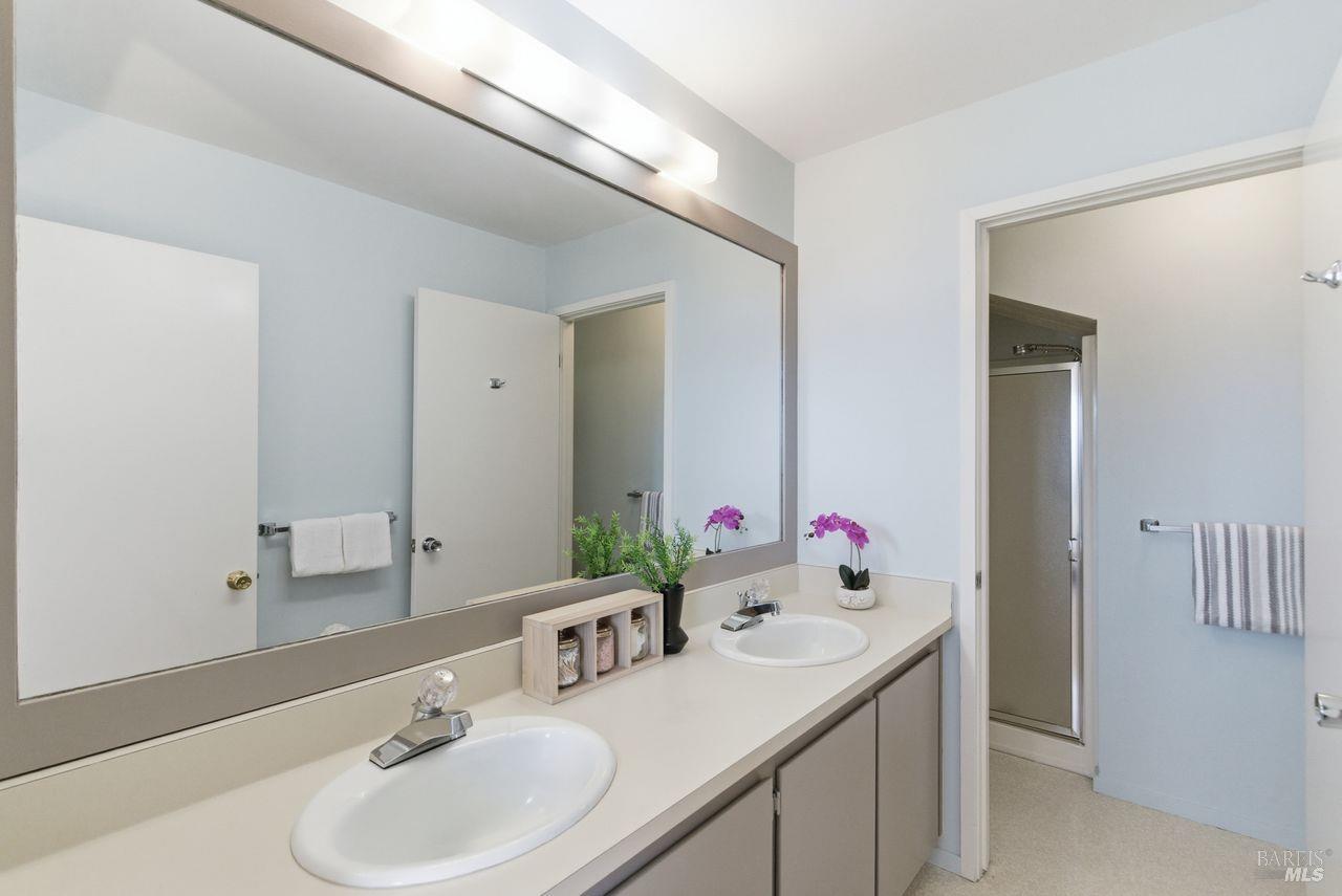 Sausalito, California, 94965, United States, 3 Bedrooms Bedrooms, ,3 BathroomsBathrooms,Residential,For Sale,1990897