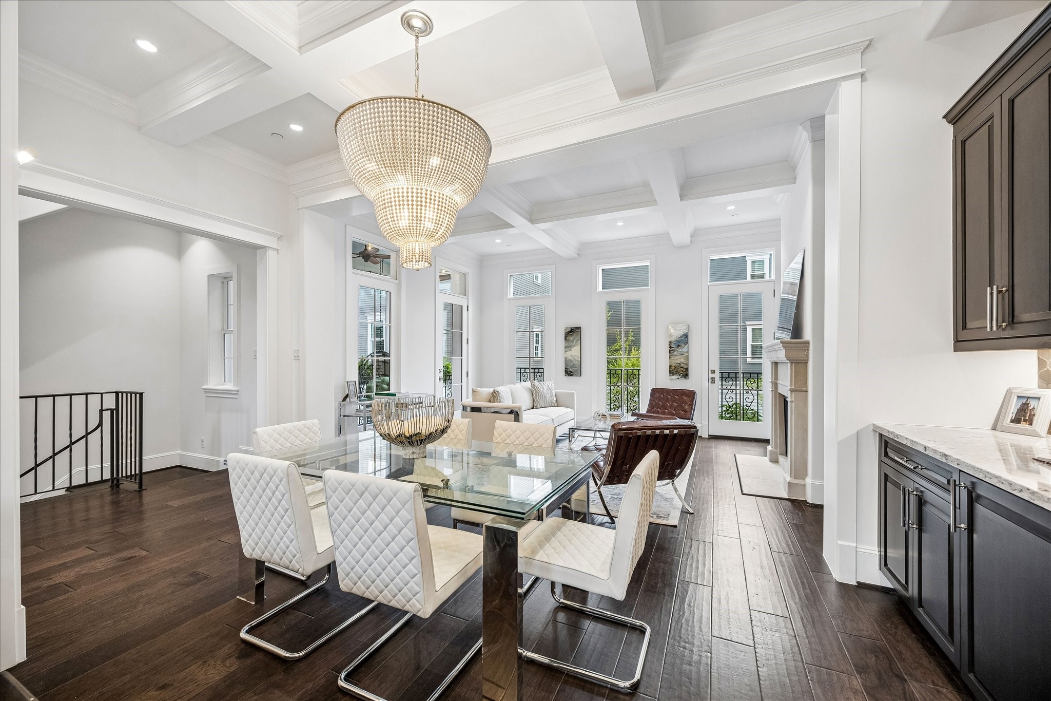  326 W 18th Street - 物件實景