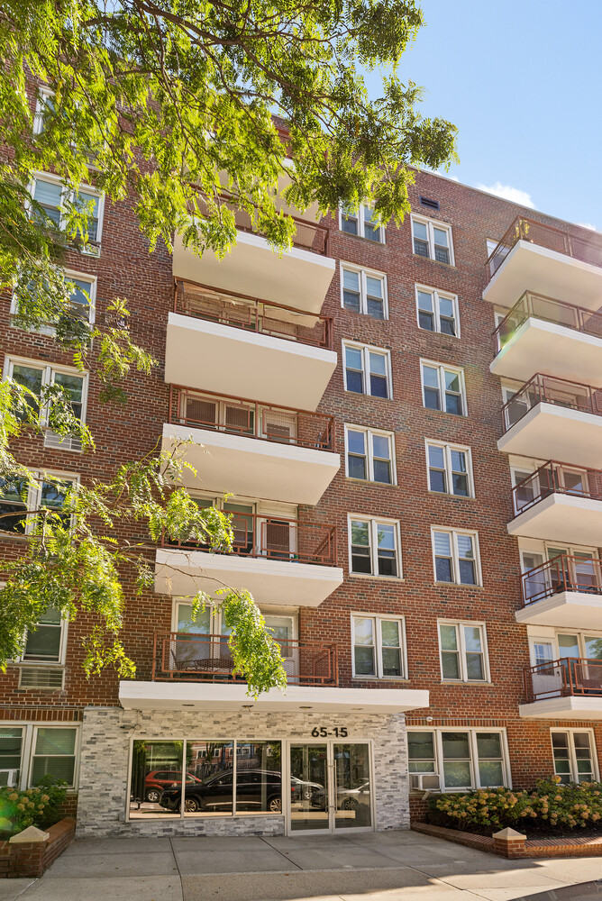 New York City, New York, 11374, United States, 2 Bedrooms Bedrooms, ,2 BathroomsBathrooms,Residential,For Sale,1948946