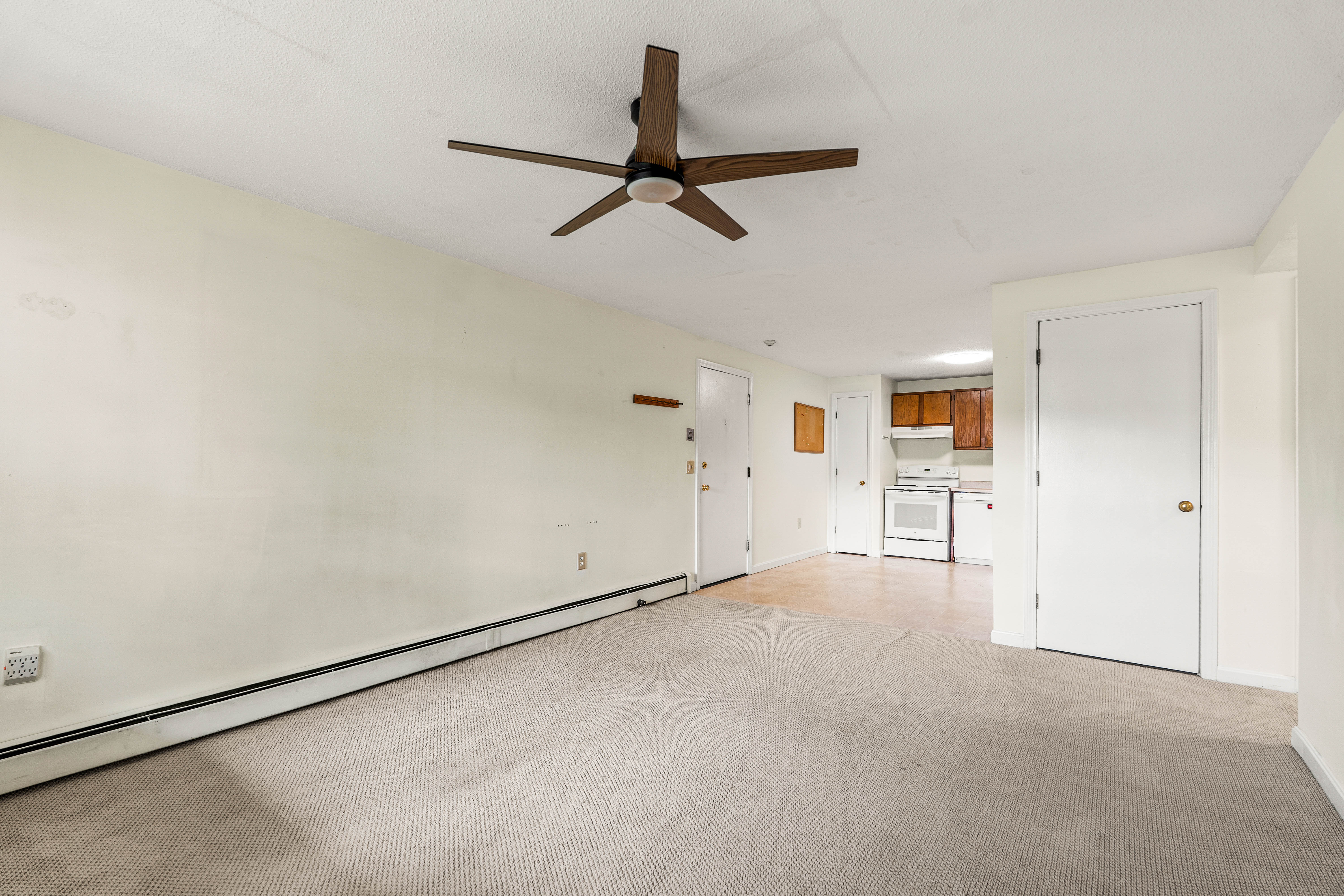  1202 White Cedar Boulevard, Portsmouth, NH 03801 - 物件實景