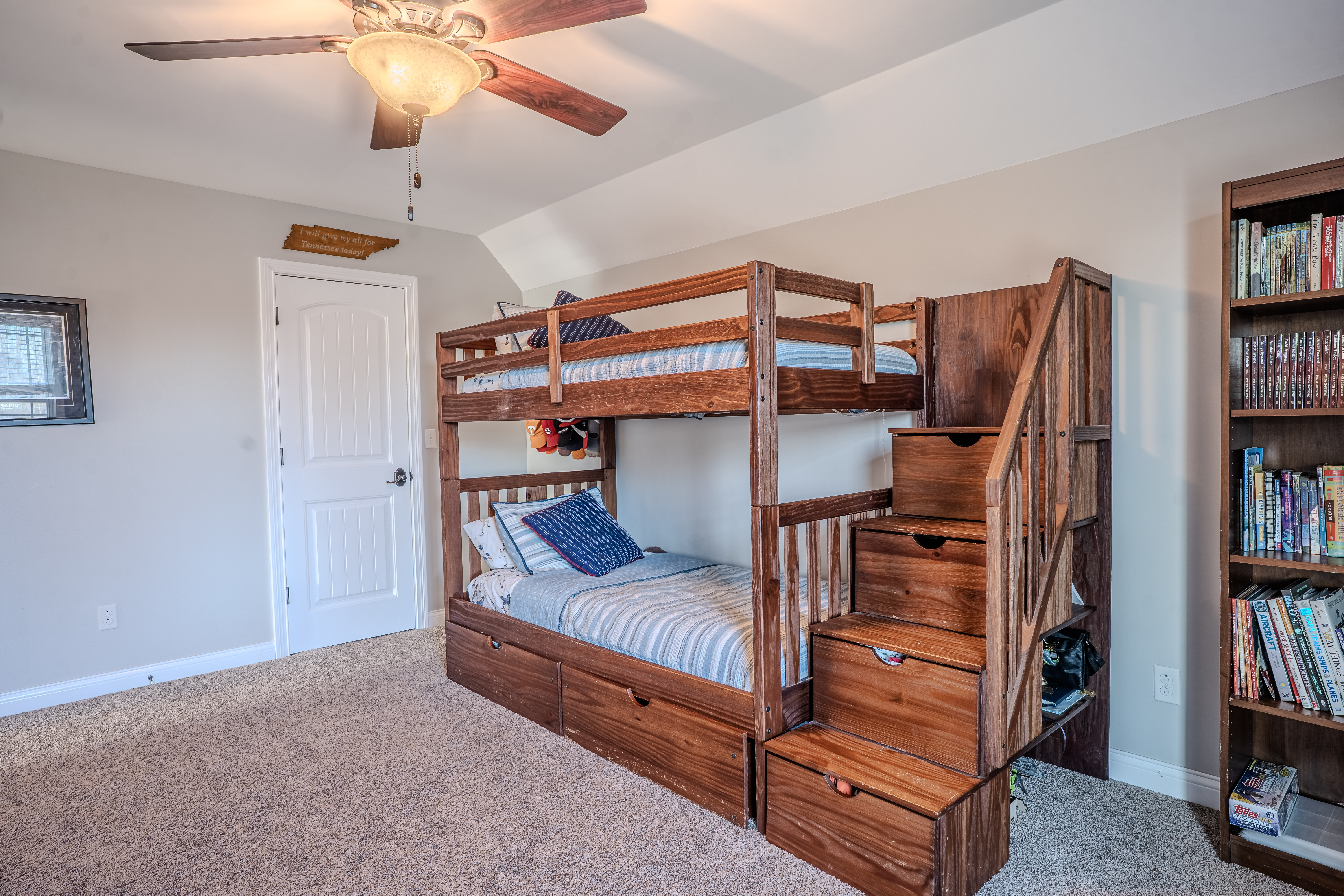 Frankfort, Kentucky, 40601, United States, 6 Bedrooms Bedrooms, ,3 BathroomsBathrooms,Residential,For Sale,2012095