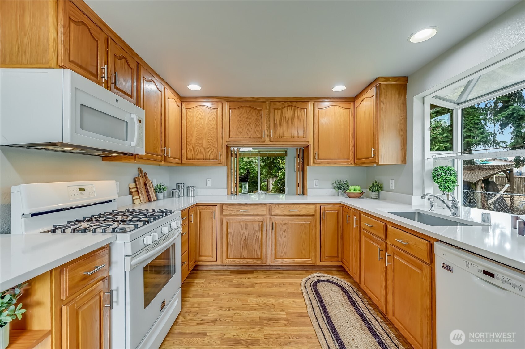 Puyallup, Washington, 98374, United States, 3 Bedrooms Bedrooms, ,1 BathroomBathrooms,Residential,For Sale,1917065