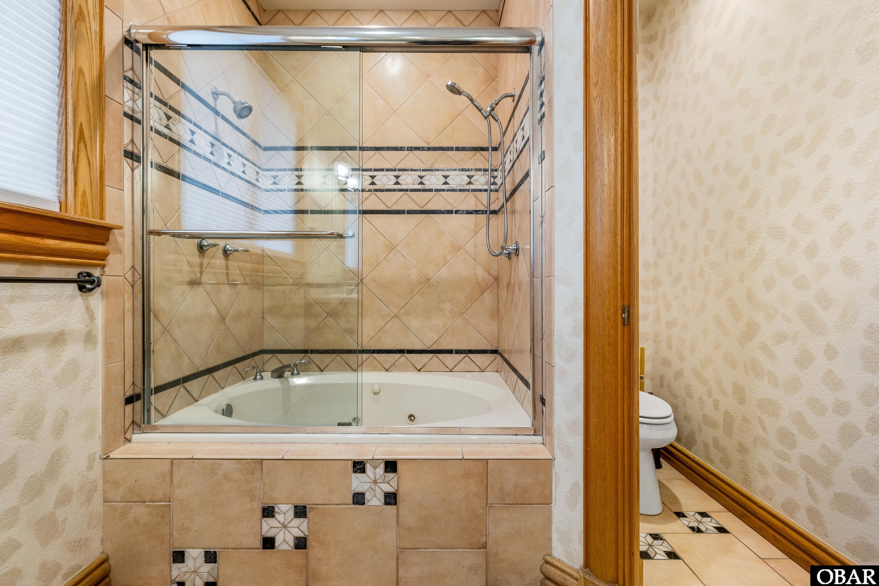 Corolla, North Carolina, 27927, United States, 6 Bedrooms Bedrooms, ,5 BathroomsBathrooms,Residential,For Sale,2010807