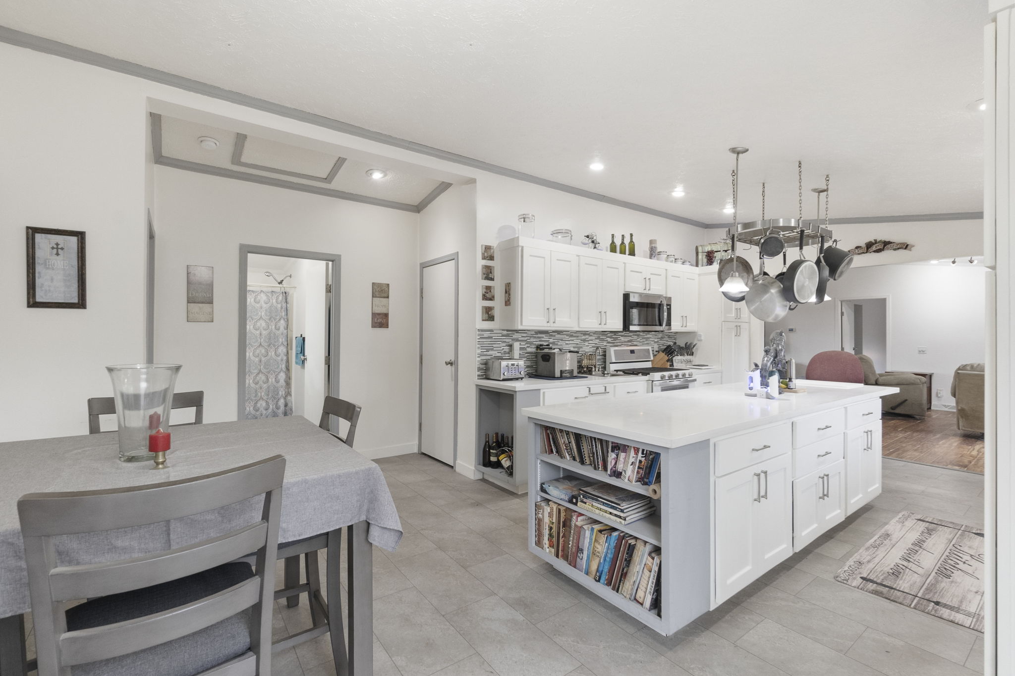 Clear Lake, Iowa, 50428, United States, 5 Bedrooms Bedrooms, ,3 BathroomsBathrooms,Residential,For Sale,1982765