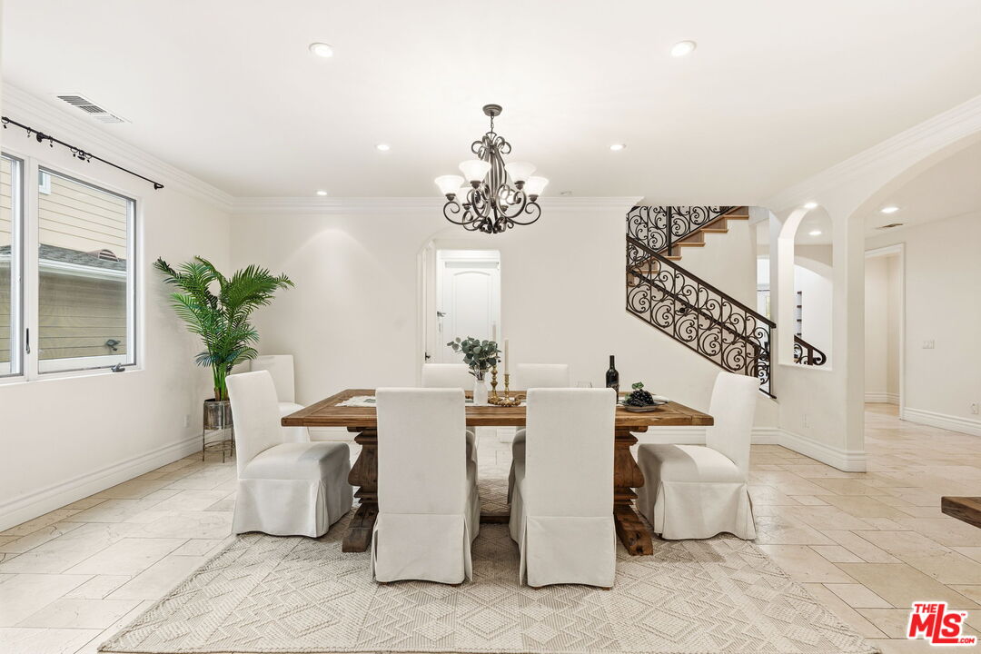 Encino, California, 91436, United States, 4 Bedrooms Bedrooms, ,3 BathroomsBathrooms,Residential,For Sale,1988091